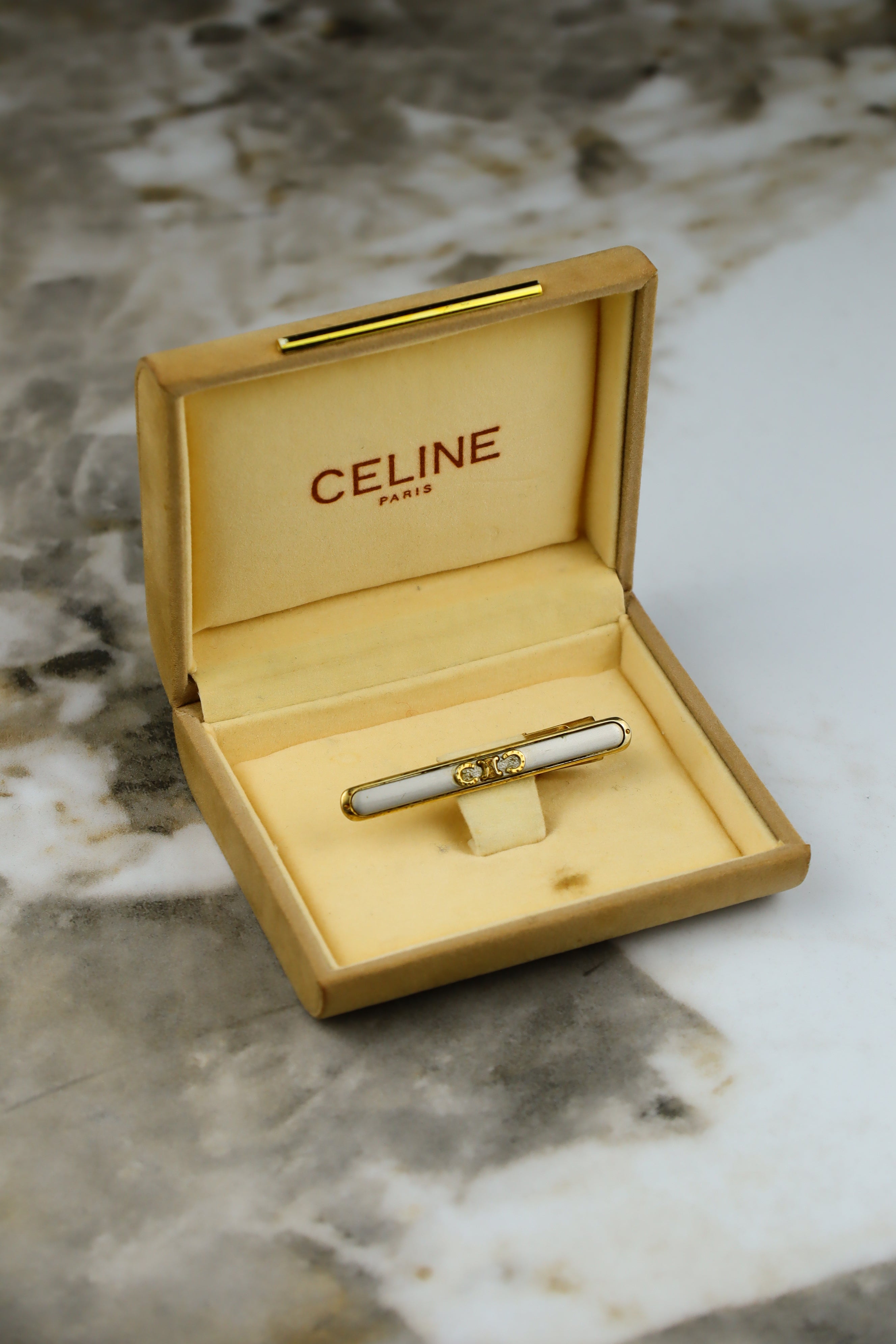 Celine – spinka do krawatu pozłacana ze stalowym wypełnieniem i emblematem (S10)