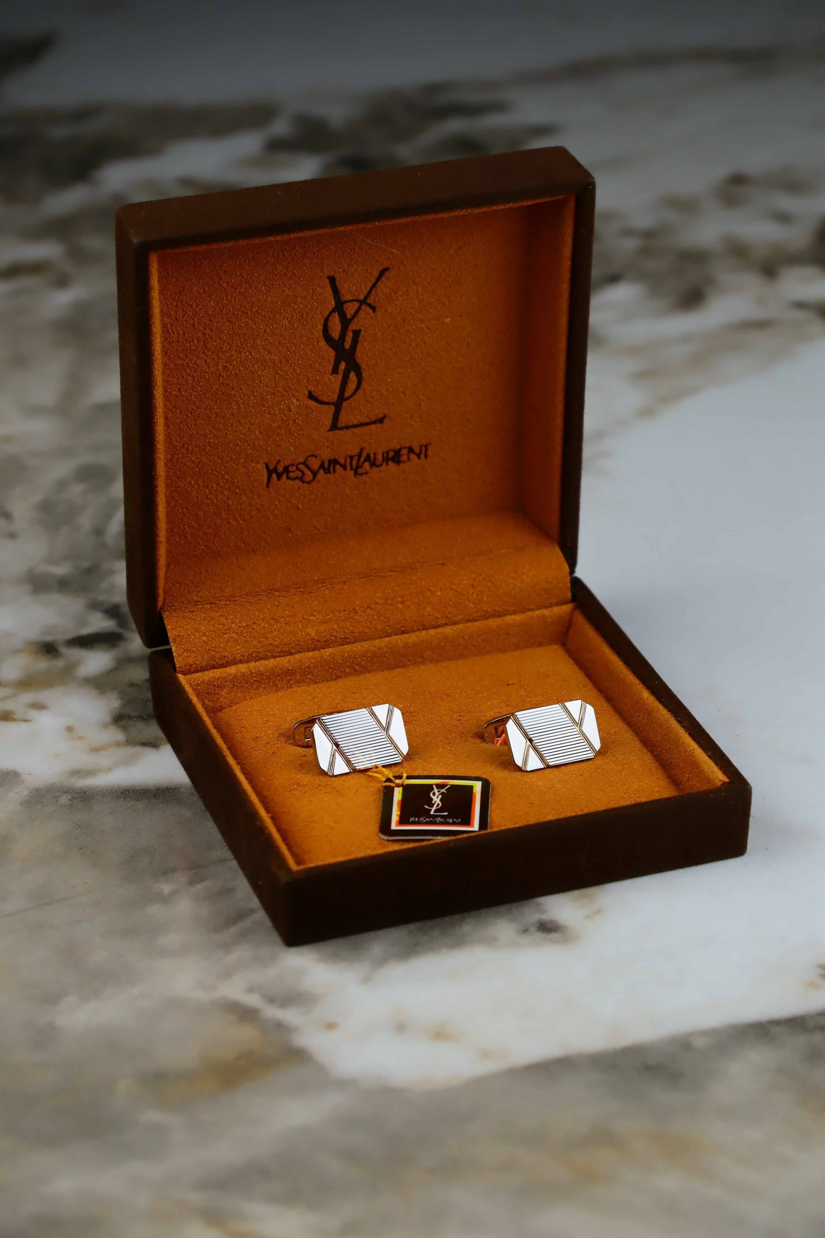 Yves Saint Laurent – spinki do mankietów stalowo-złote (S20)