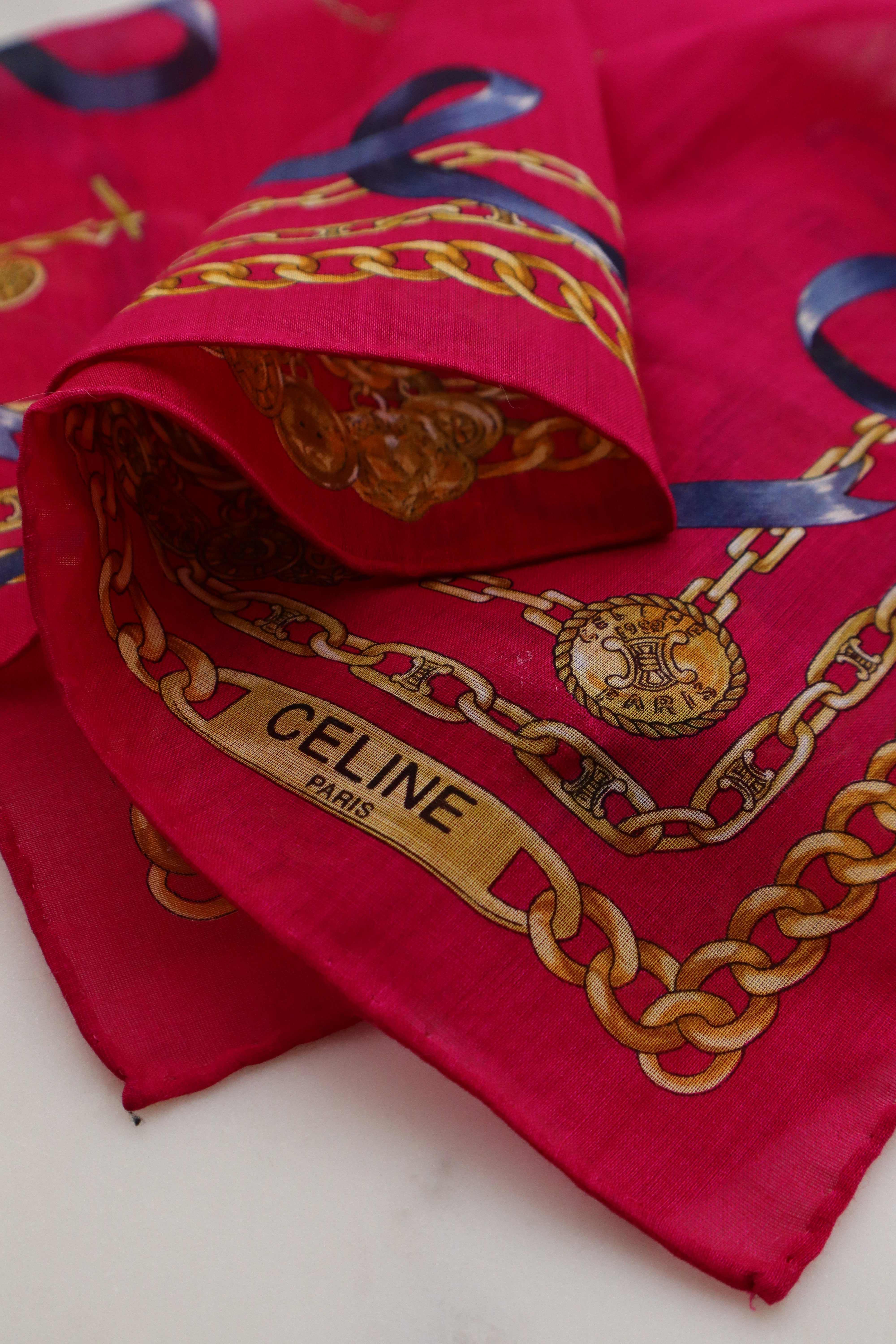 Celine – Różowa gawroszka/chusta z łańcuchami Celine