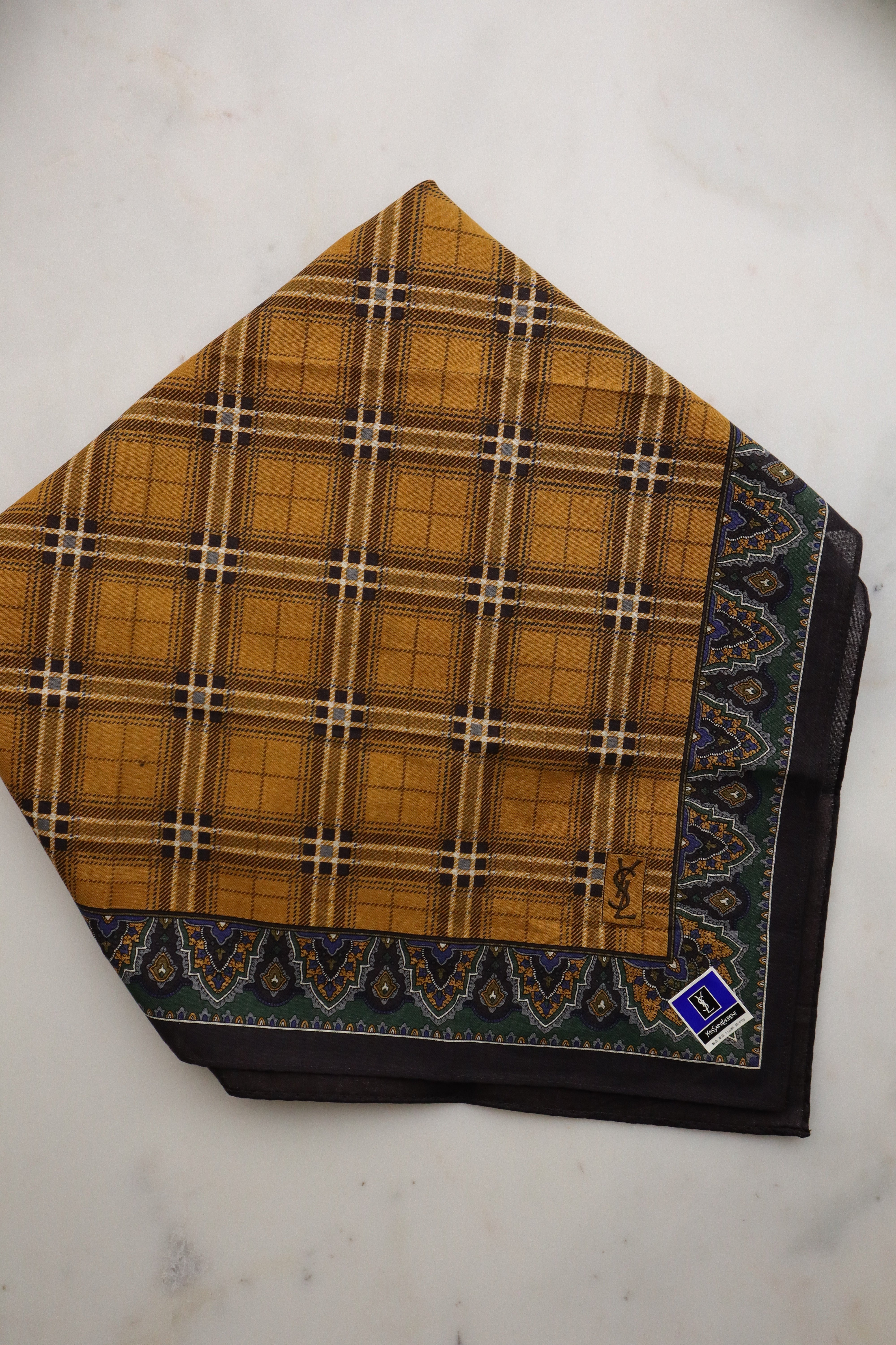 Yves Saint Laurent – Kraciasta gawroszka/chustka