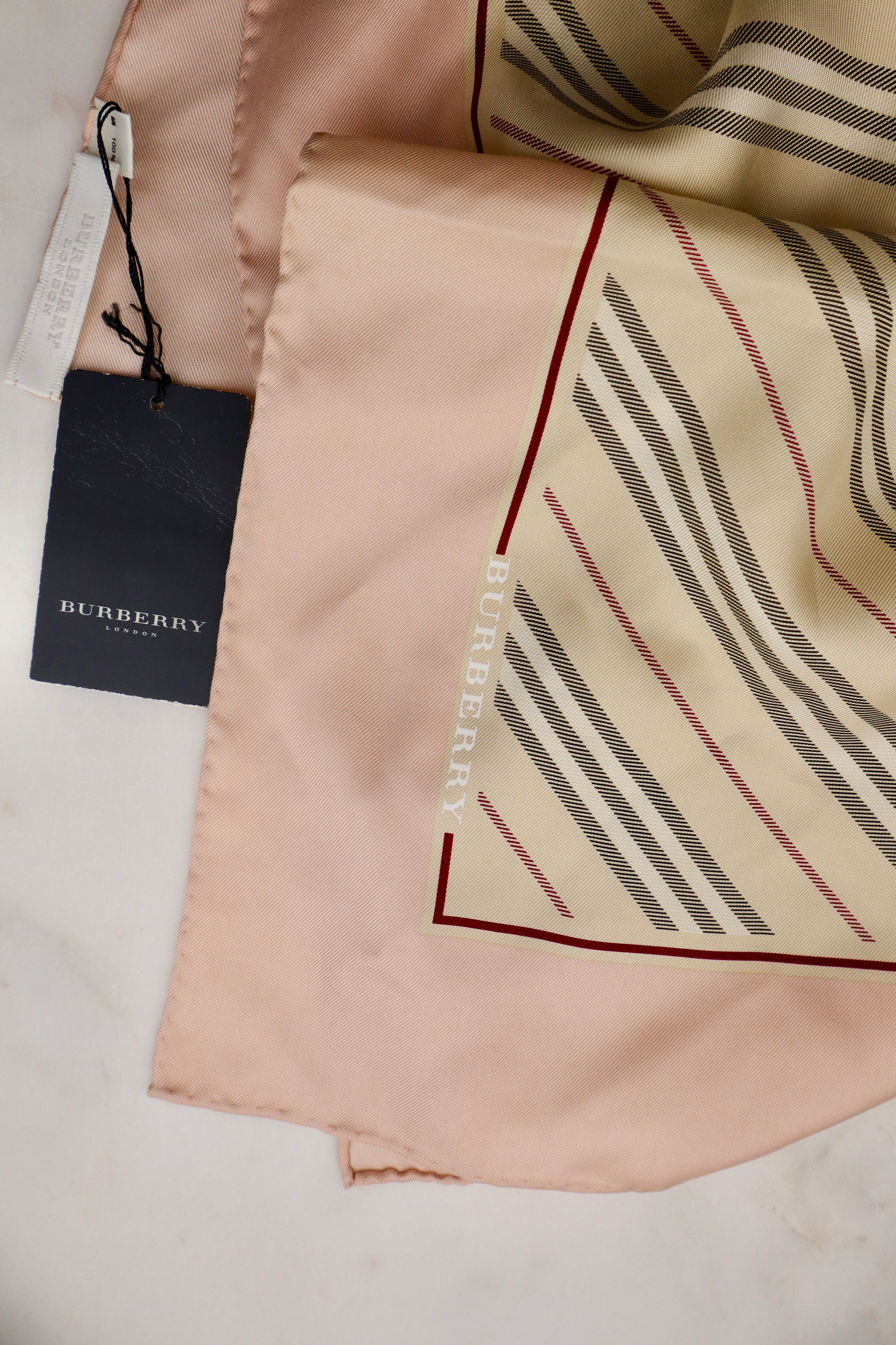 Burberry – jedwabna apaszka vintage