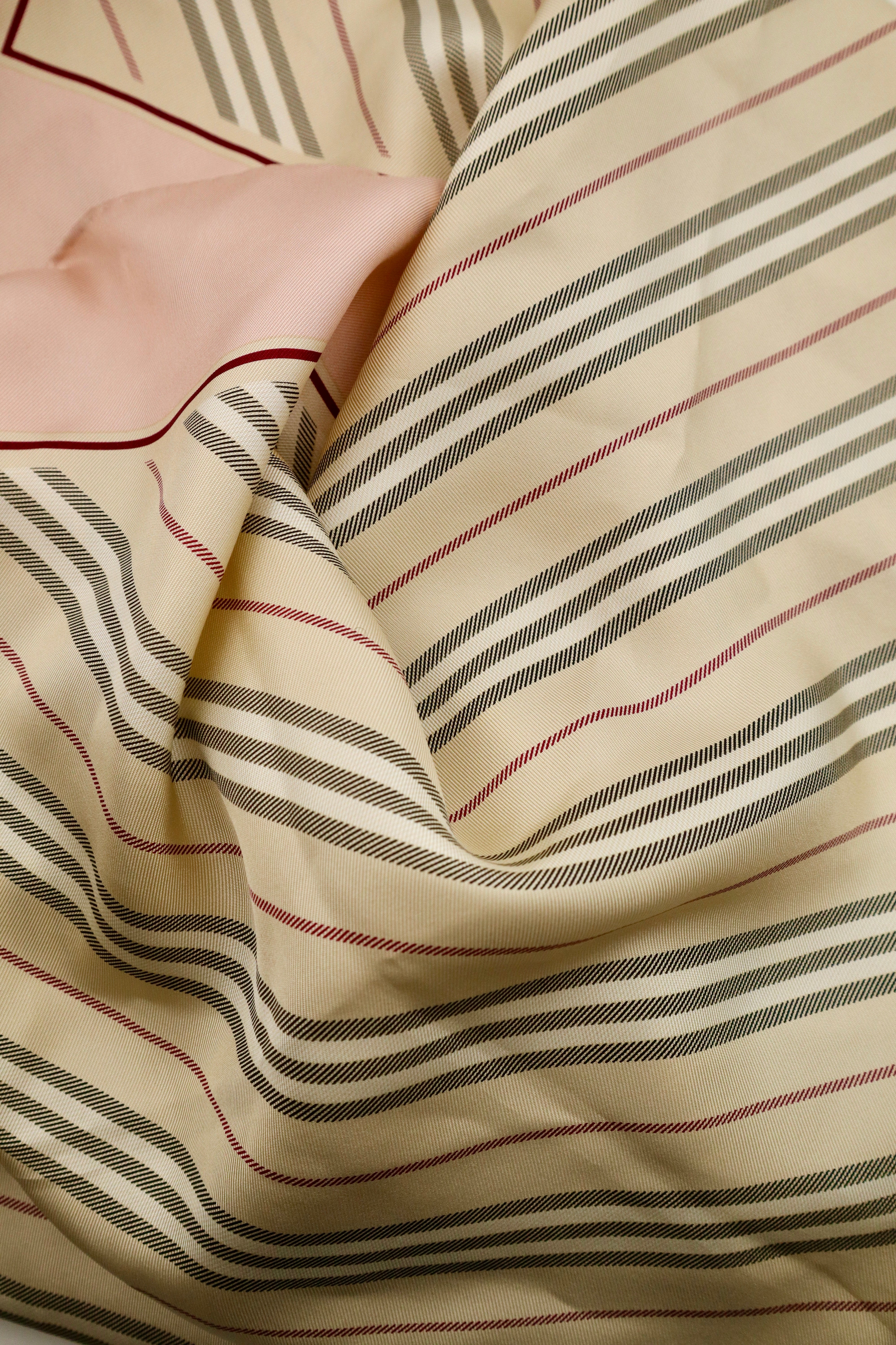 Burberry – jedwabna apaszka vintage