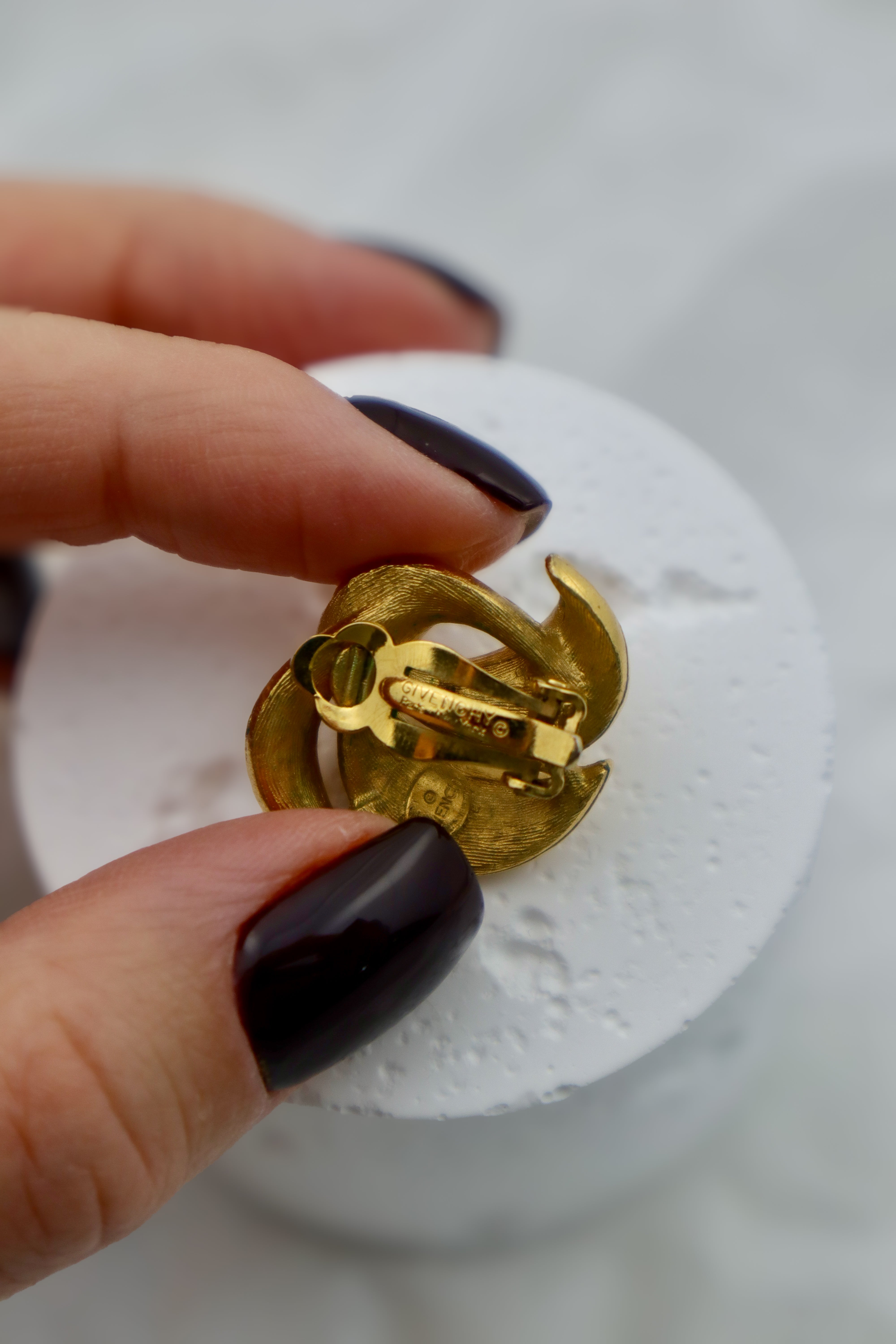 Givenchy – złote klipsy z lat 80