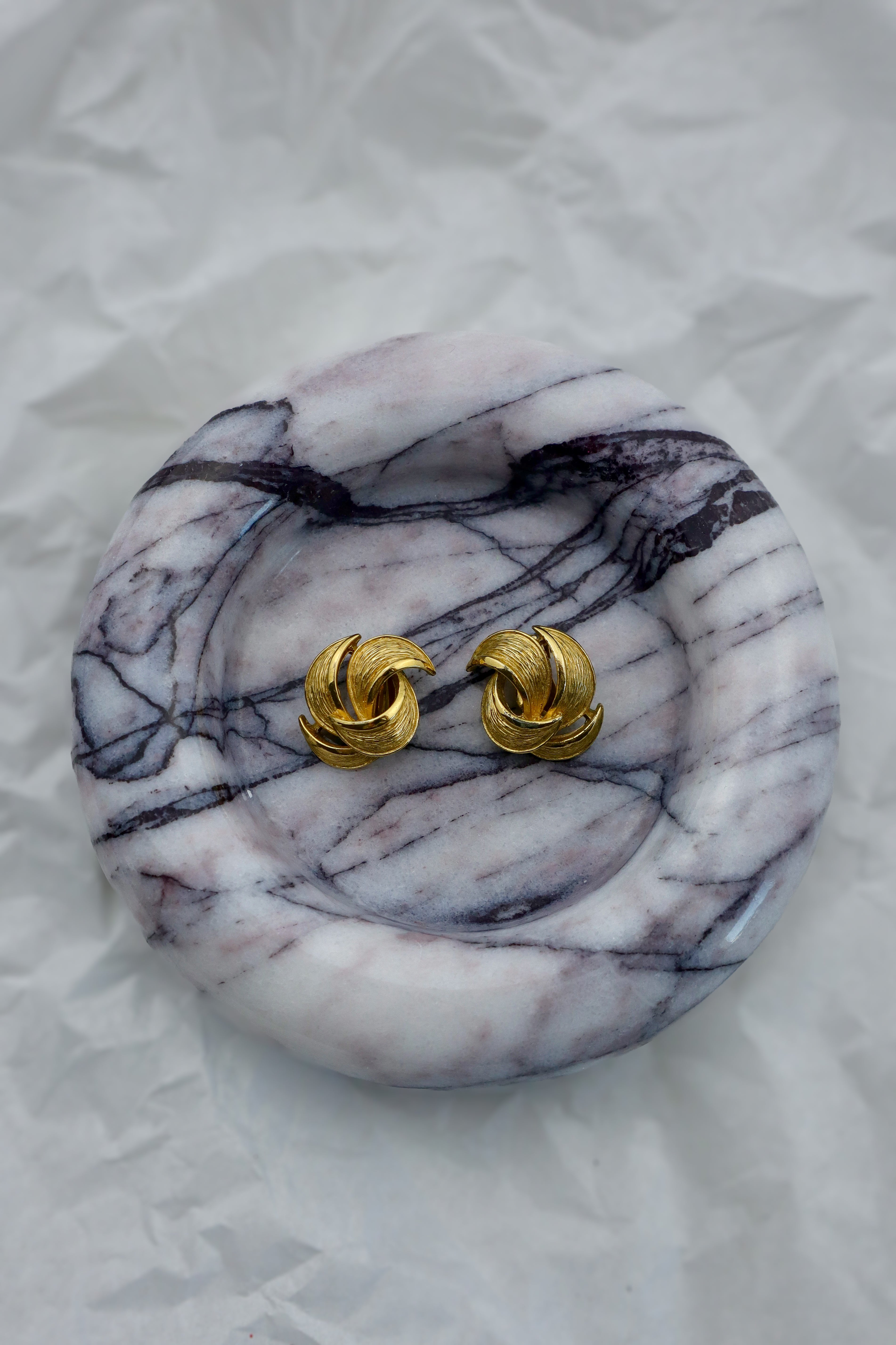 Givenchy – złote klipsy z lat 80