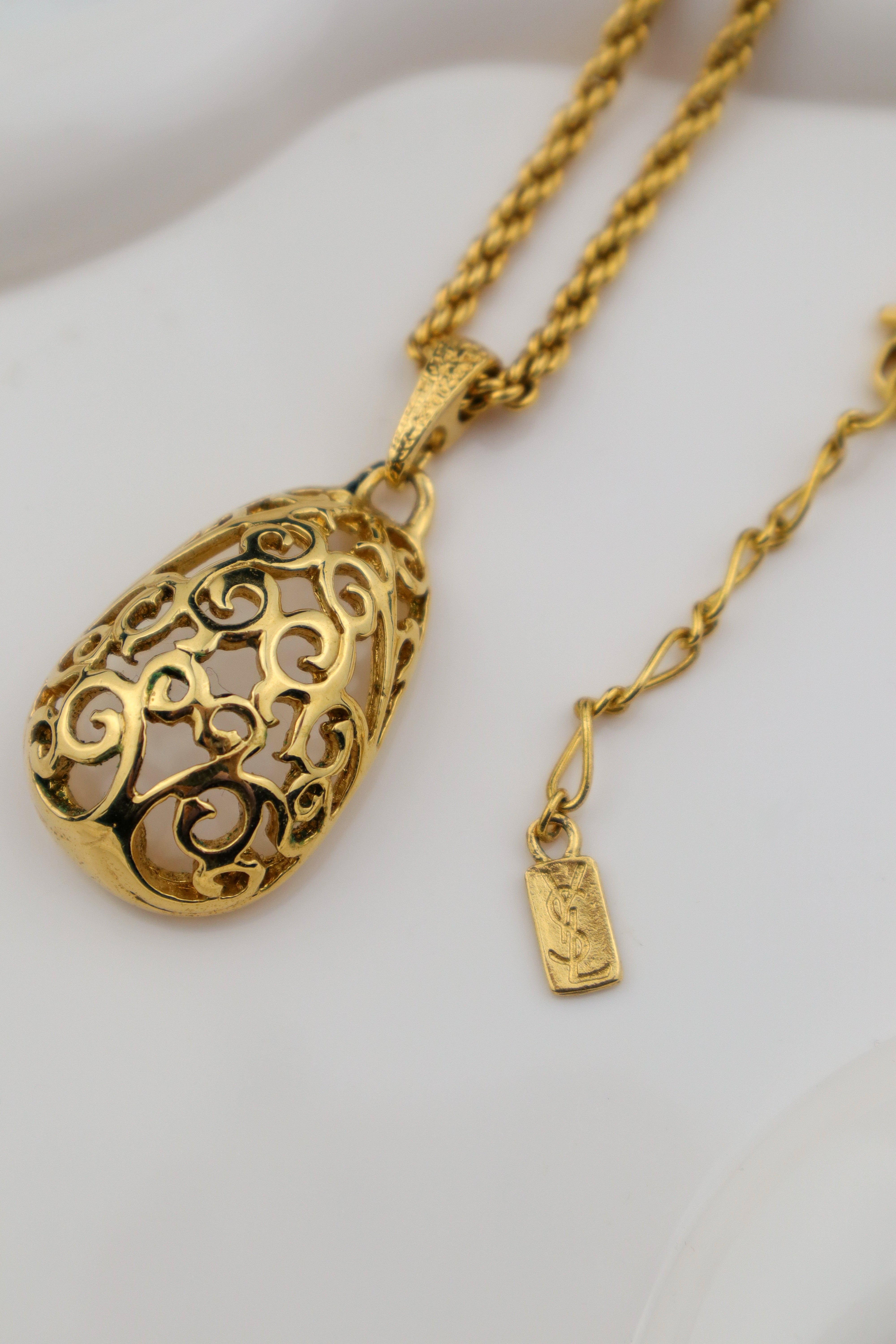 Yves Saint Laurent - pozłacany arabeskowy naszyjnik