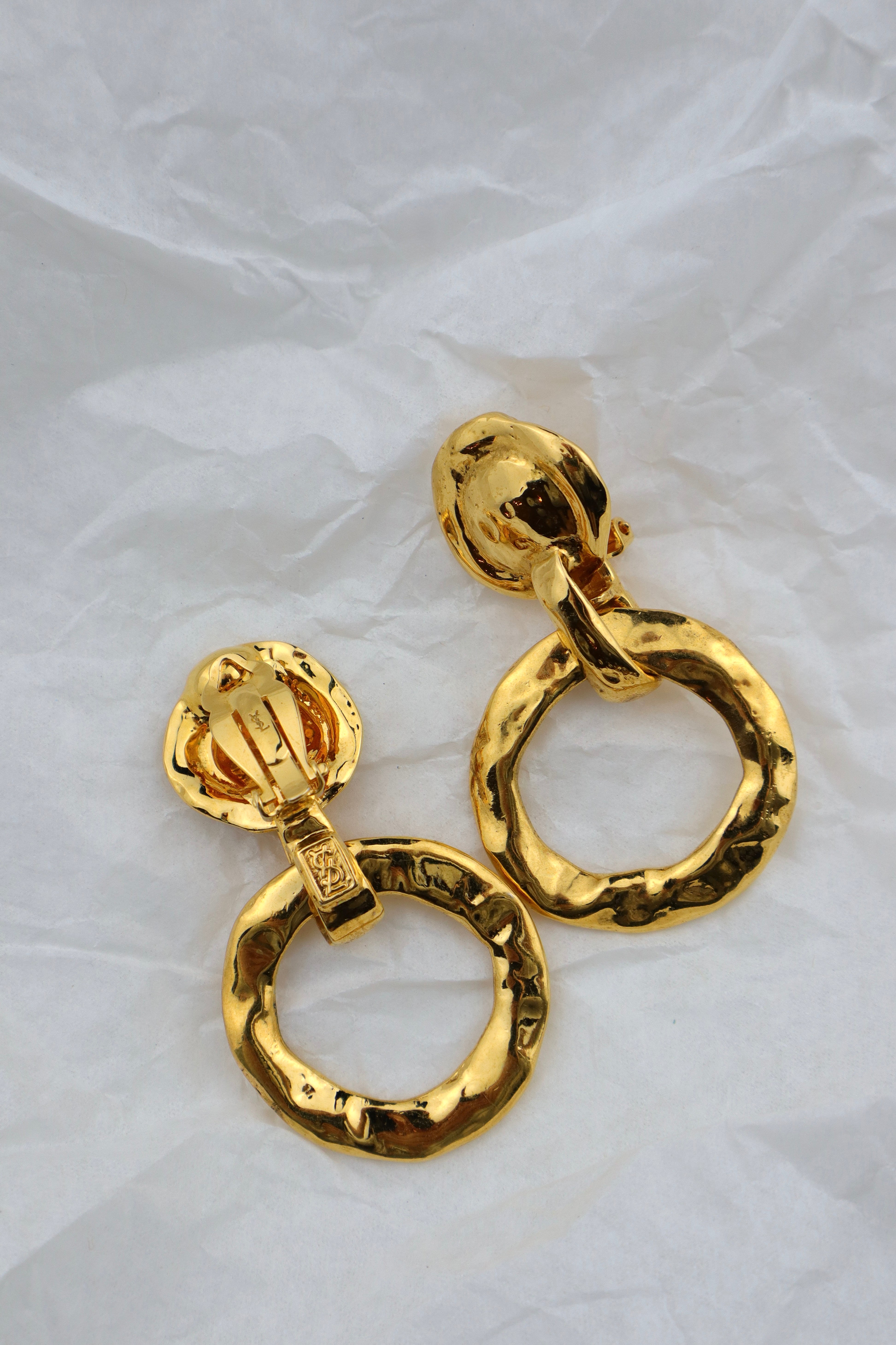 Yves Saint Laurent - pozłacane klipsy obręcze