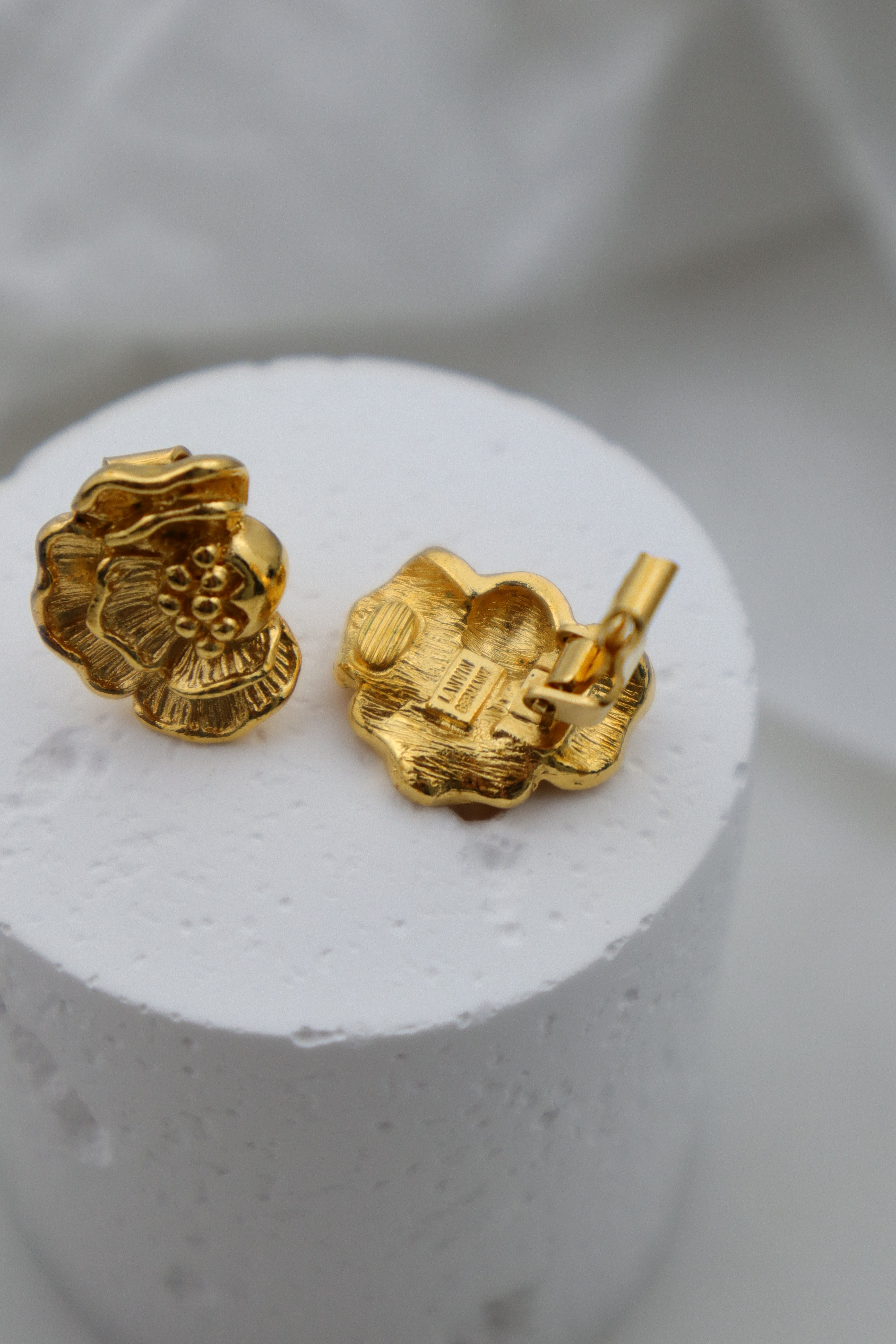 Lanvin - pozłacane delikatne kwiatki