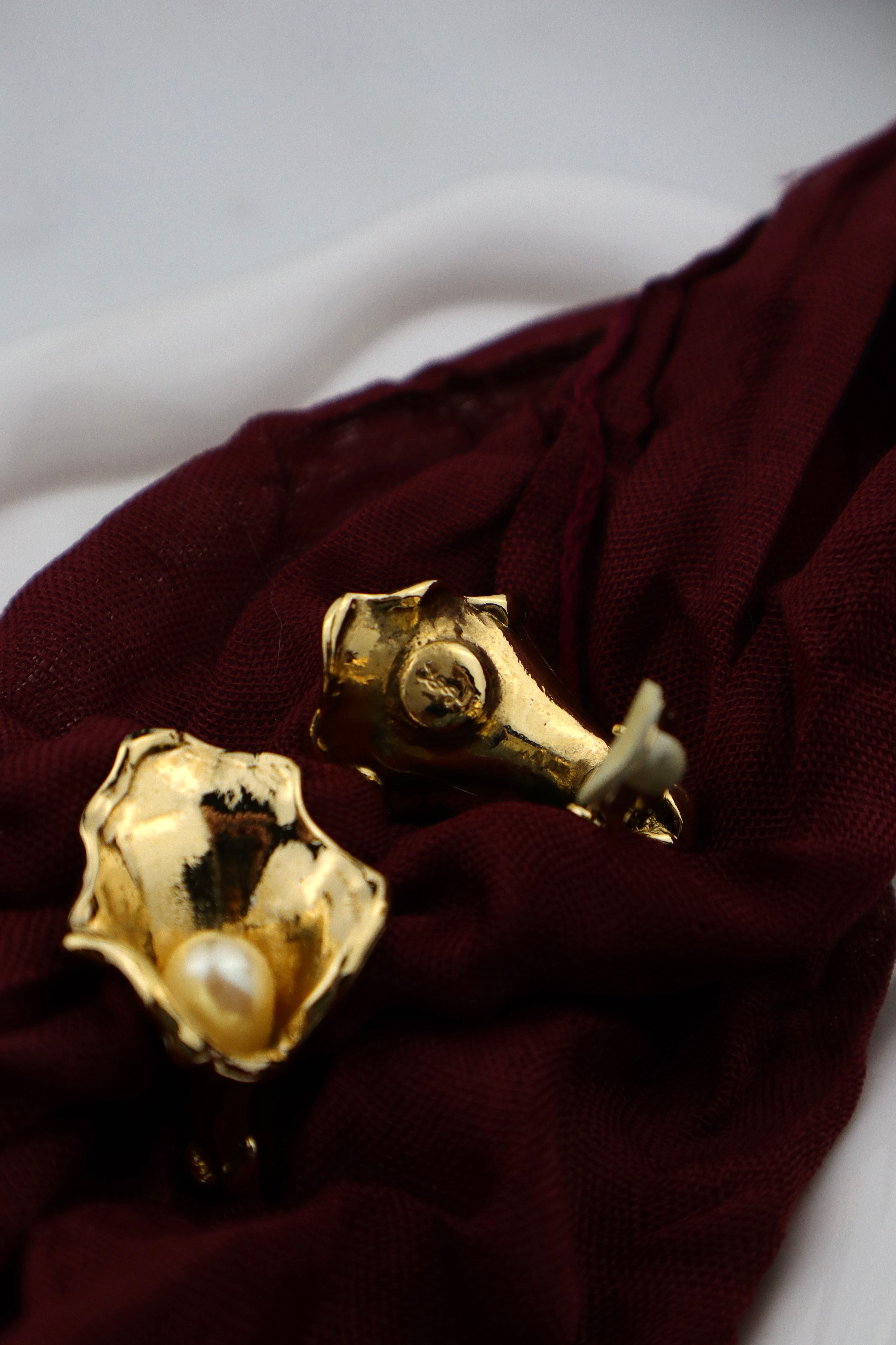 Yves Saint Laurent - 24k pozłacane klipsy