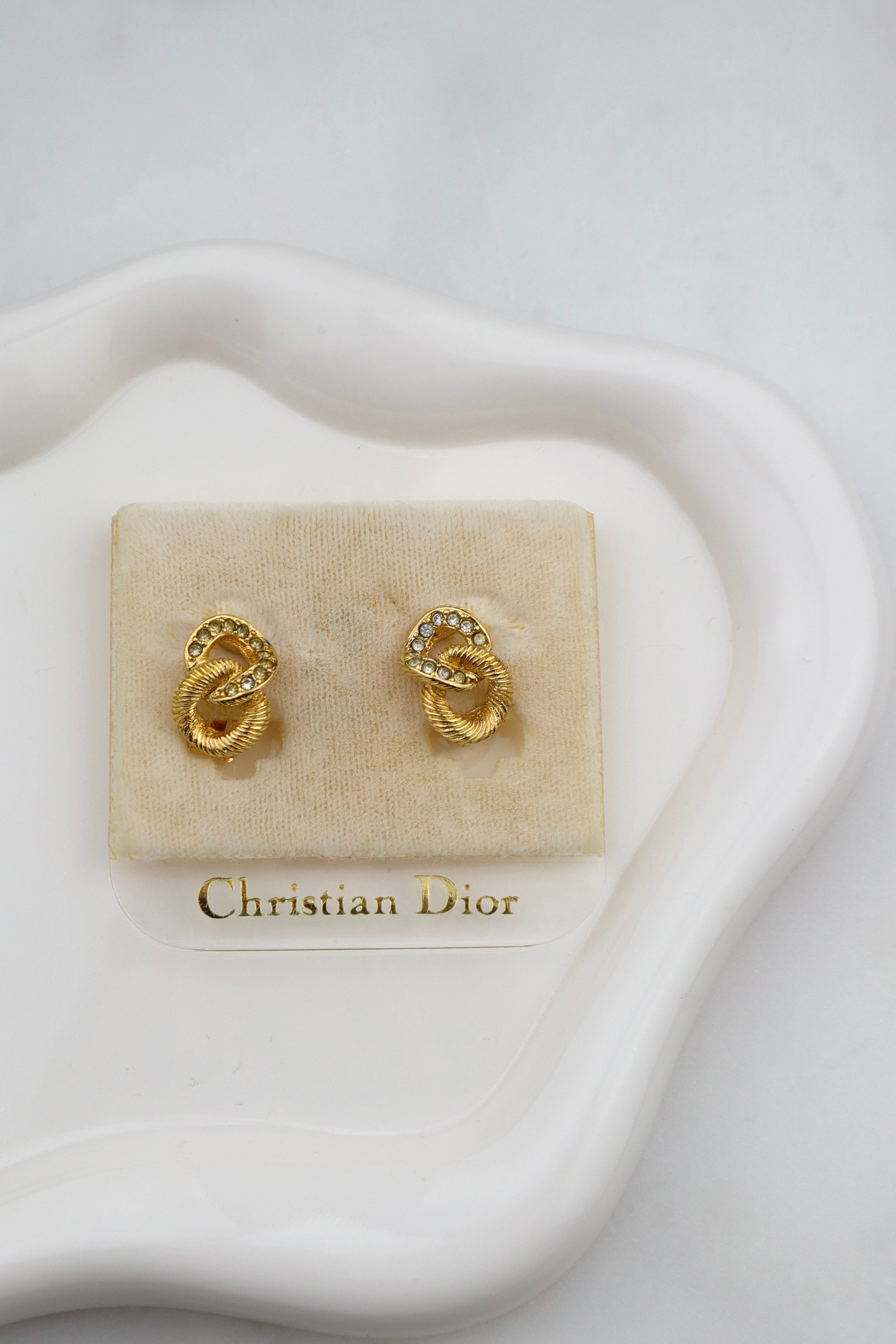 Christian Dior - pozłacane klipsy love knot