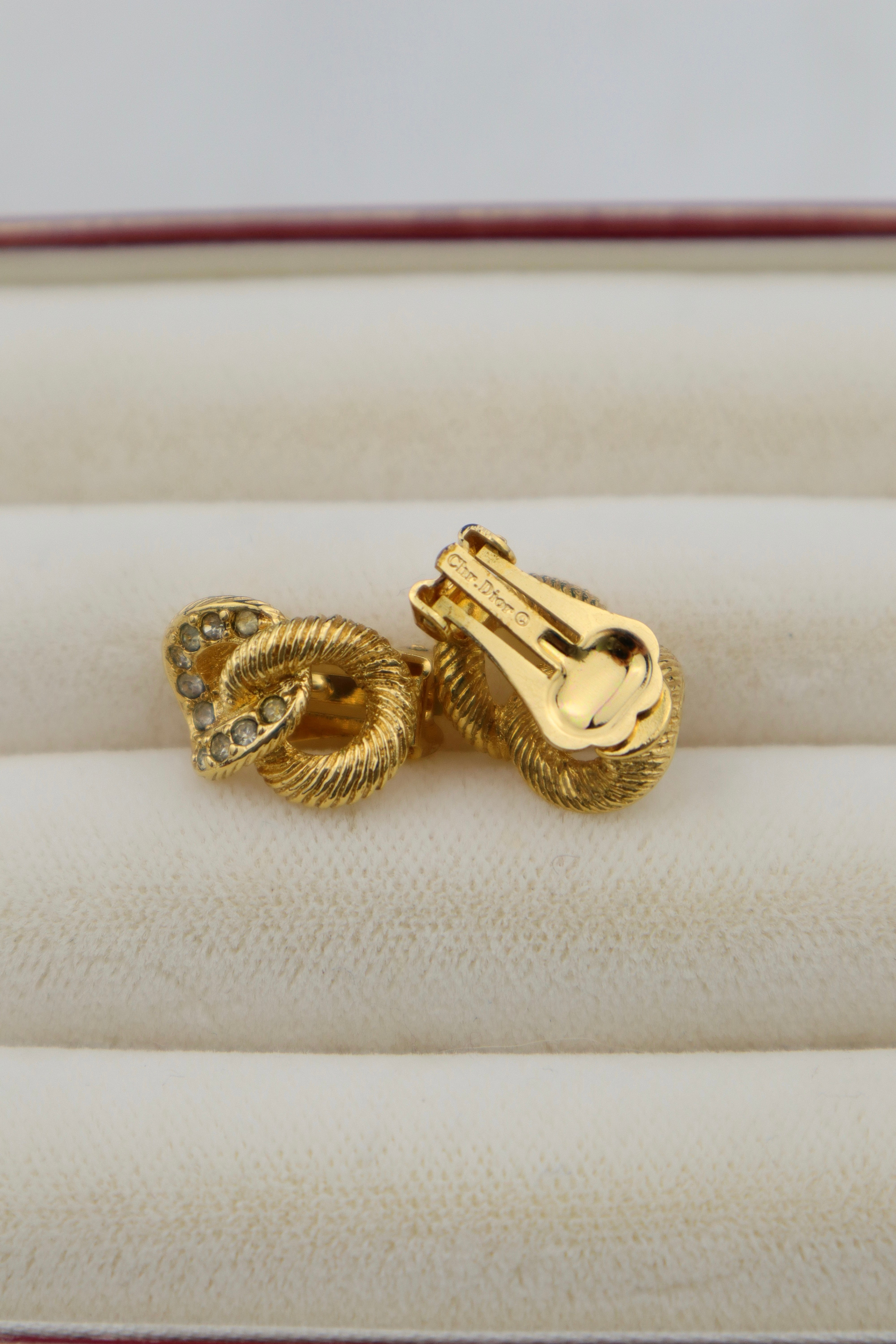 Christian Dior - pozłacane klipsy love knot