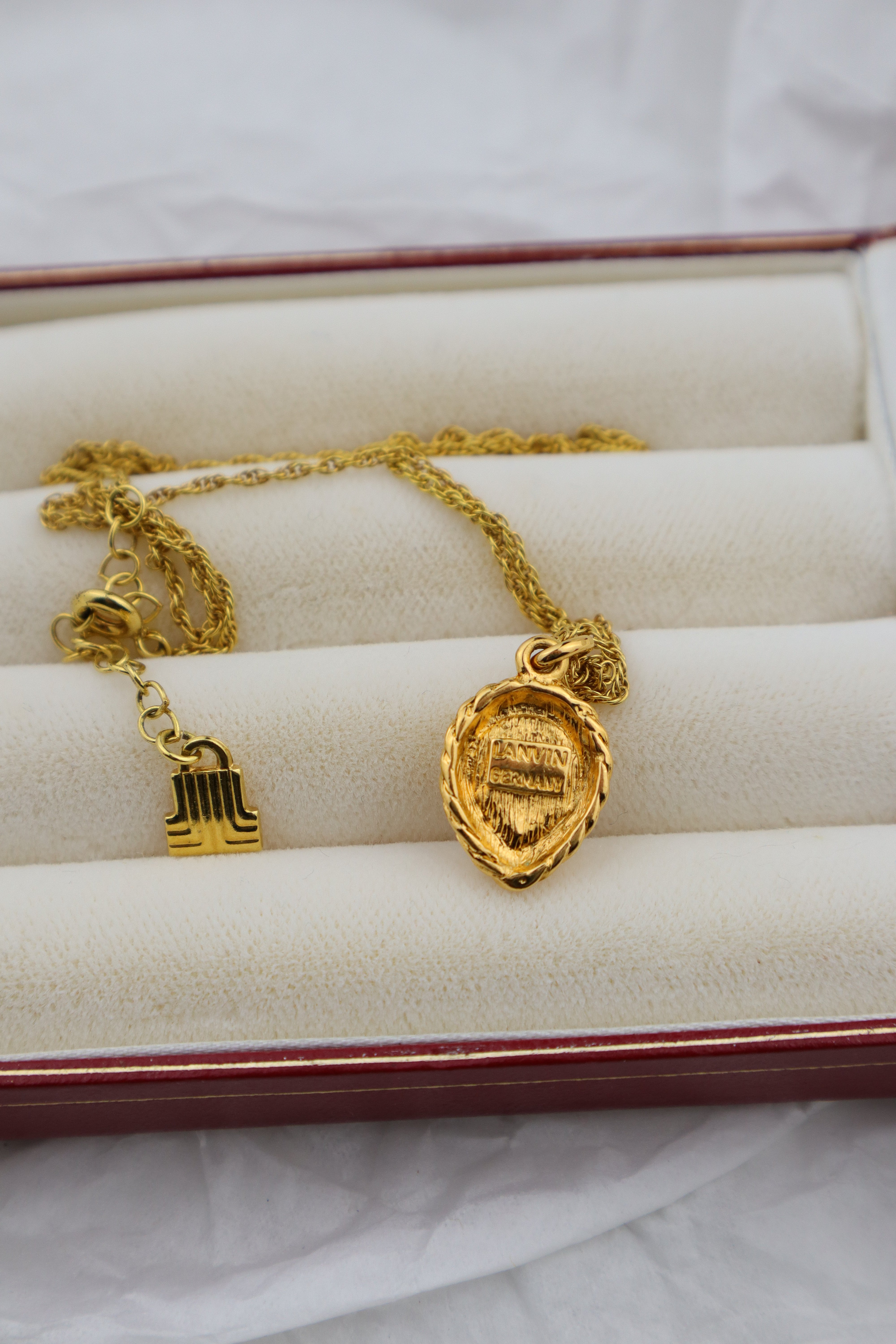 Lanvin - pozłacany naszyjnik zielona łezka