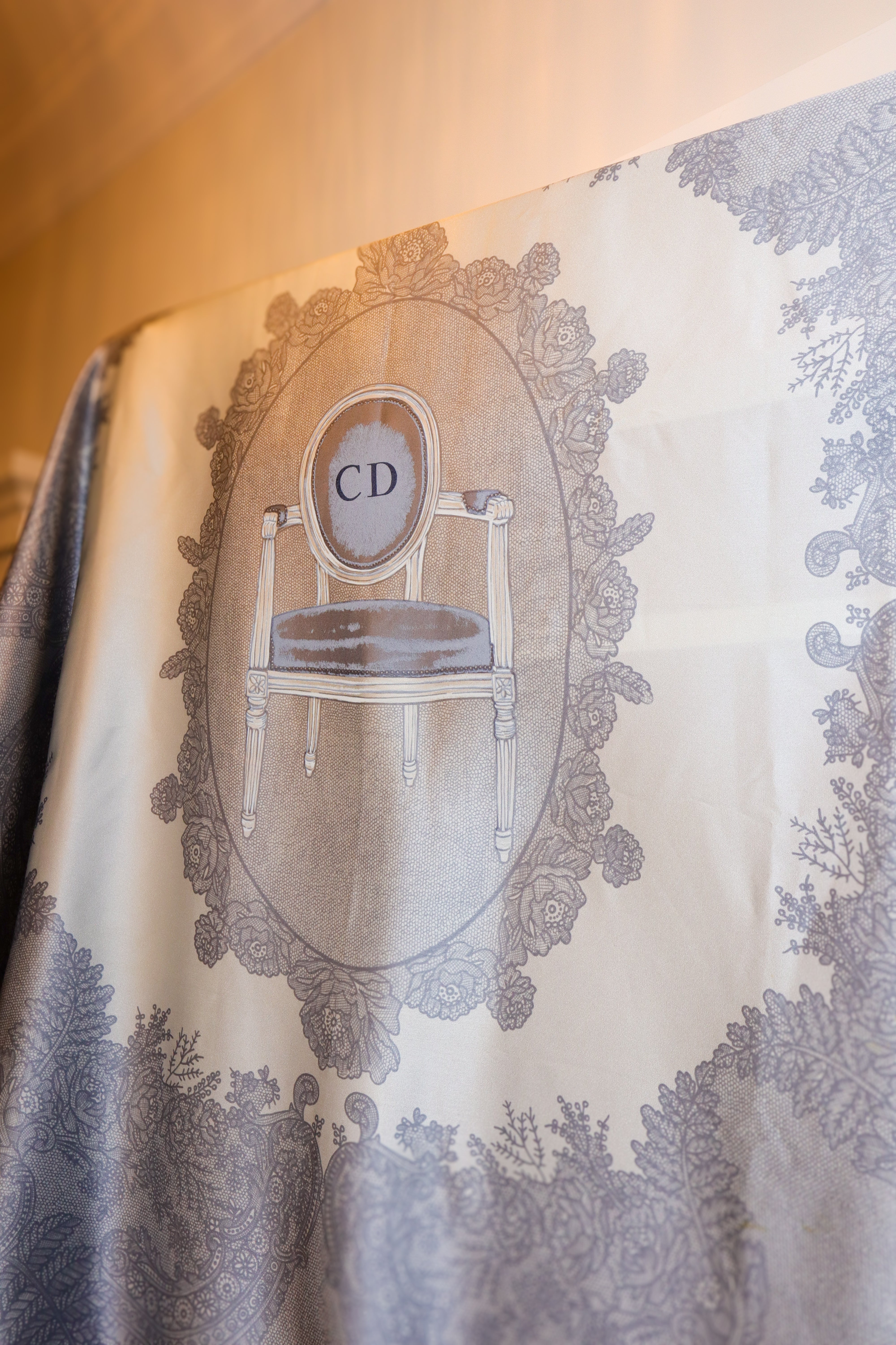 Christian Dior - unikatowy jedwabny szal „Toile de Jouy Chair”