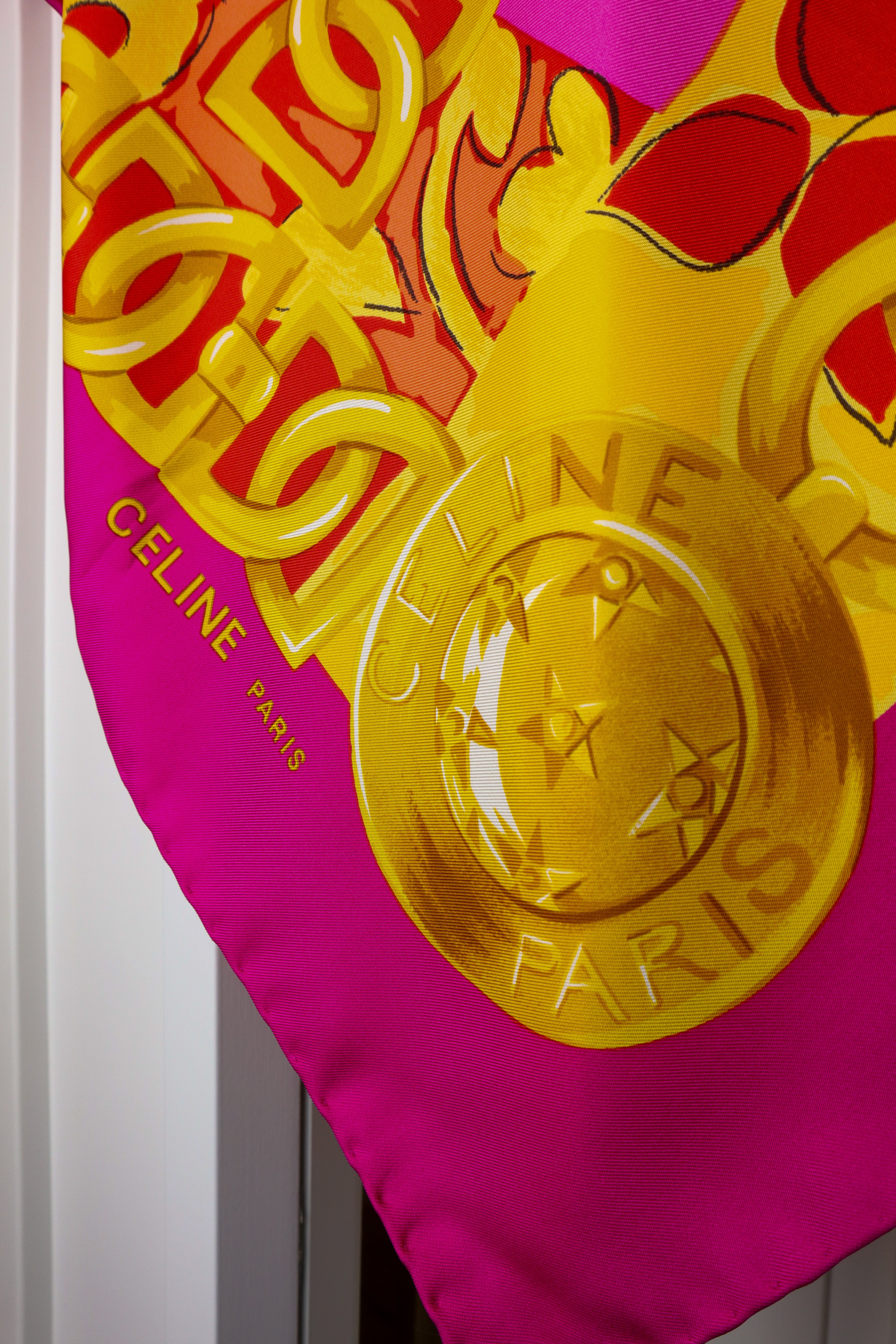 Celine - jedwabna apaszka „Royal Pink Medallion”