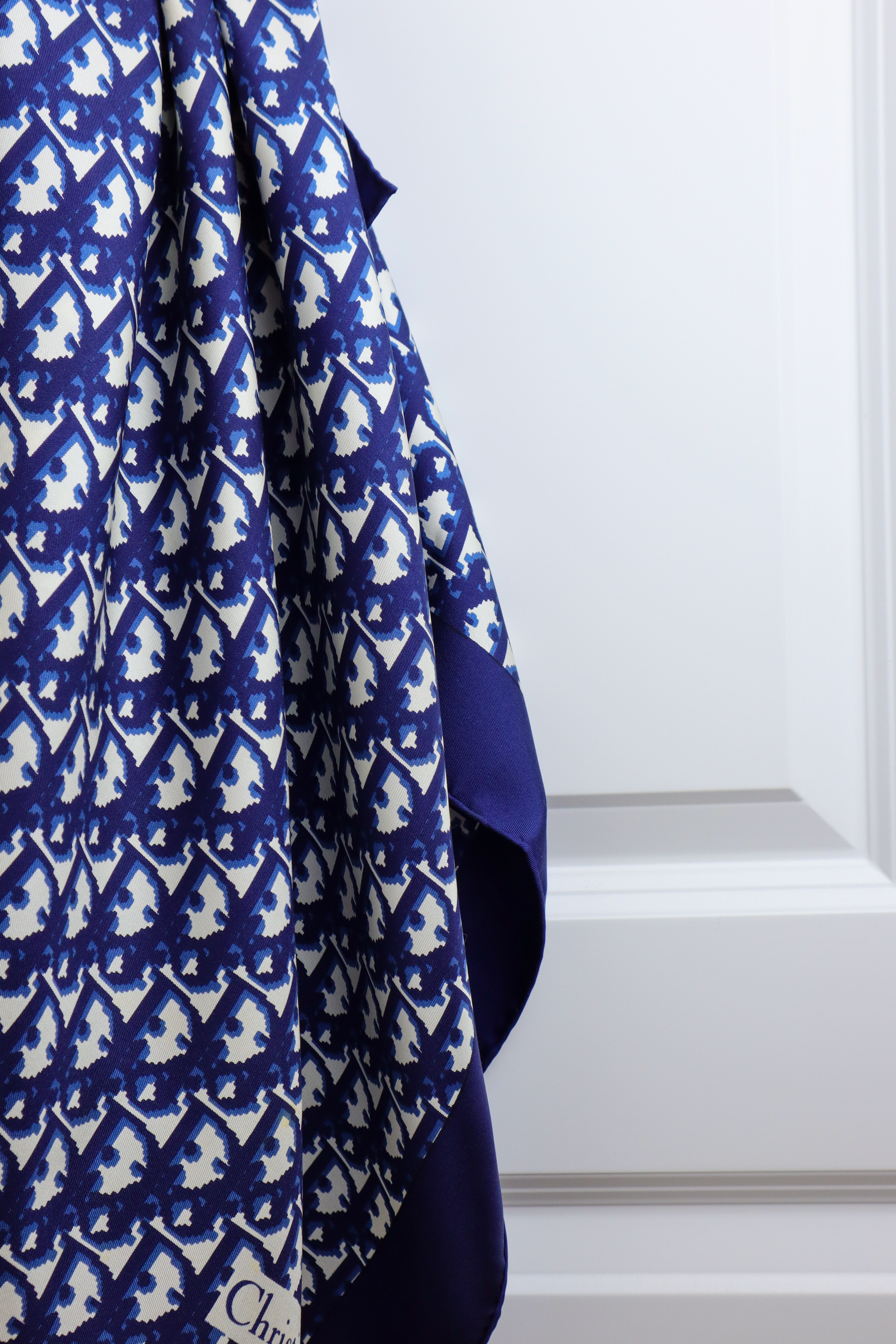 Christian Dior - jedwabna apaszka „Monogram Navy Oblique”