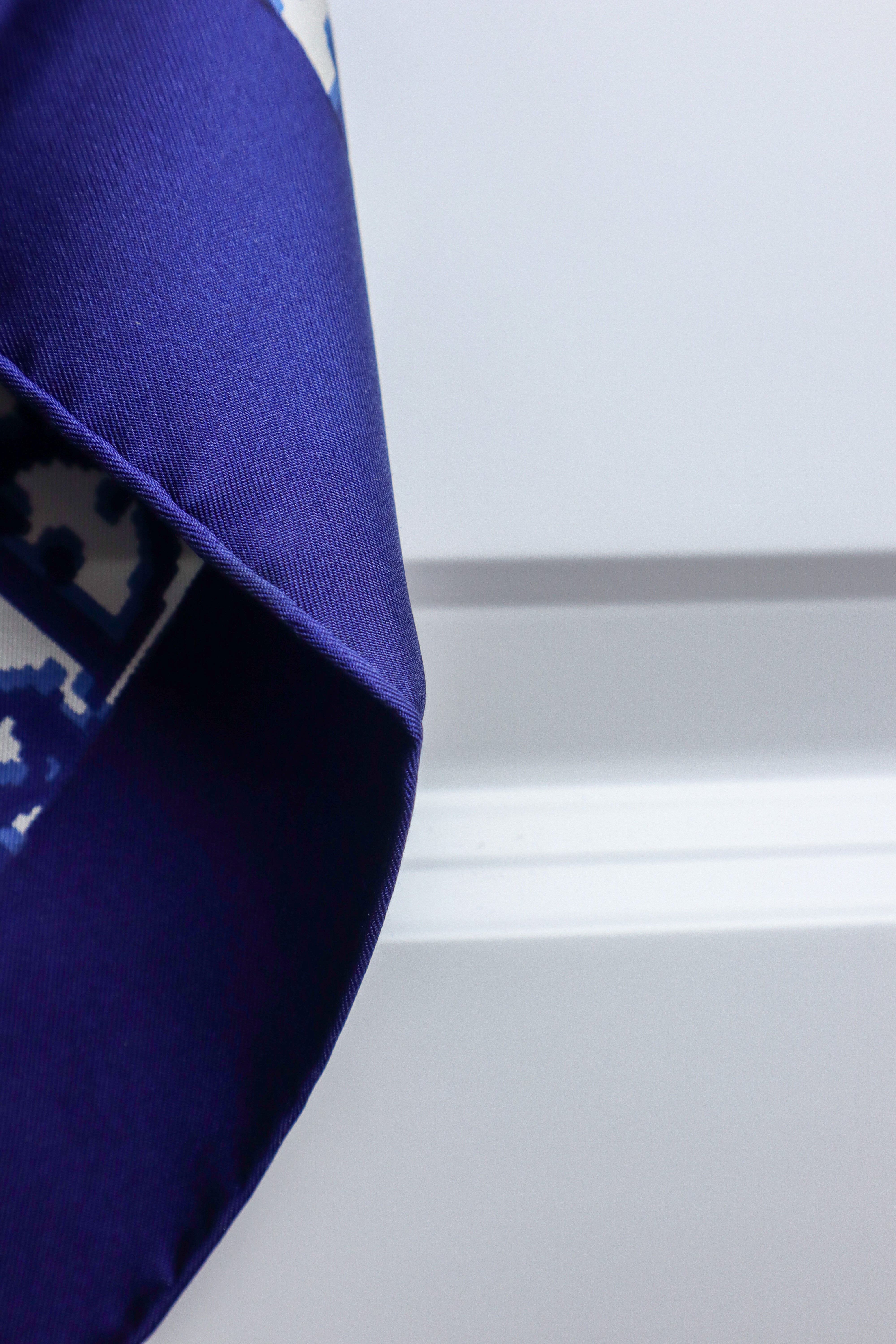 Christian Dior - jedwabna apaszka „Monogram Navy Oblique”