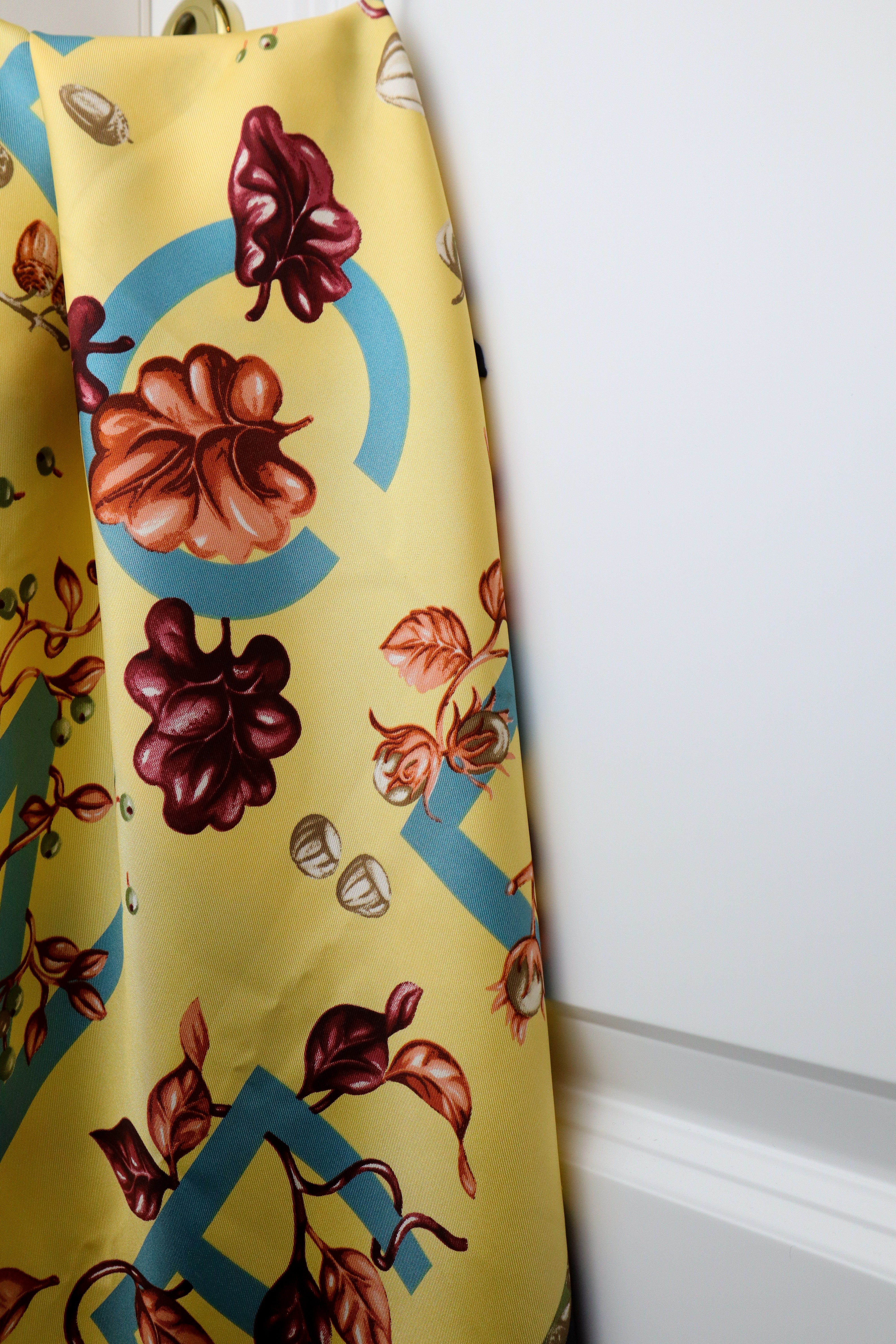Celine - jedwabna apaszka "Floral Garden"