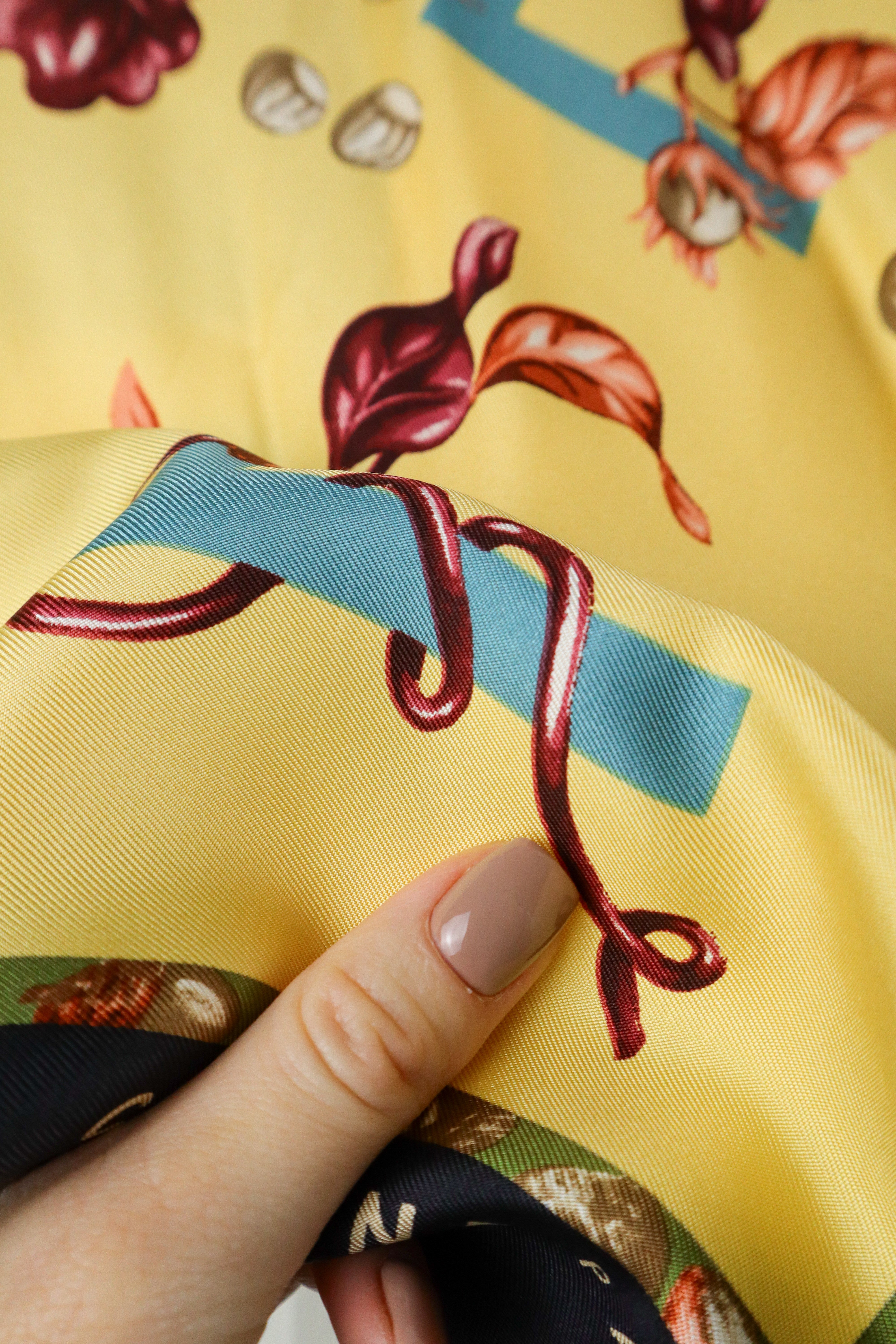 Celine - jedwabna apaszka "Floral Garden"