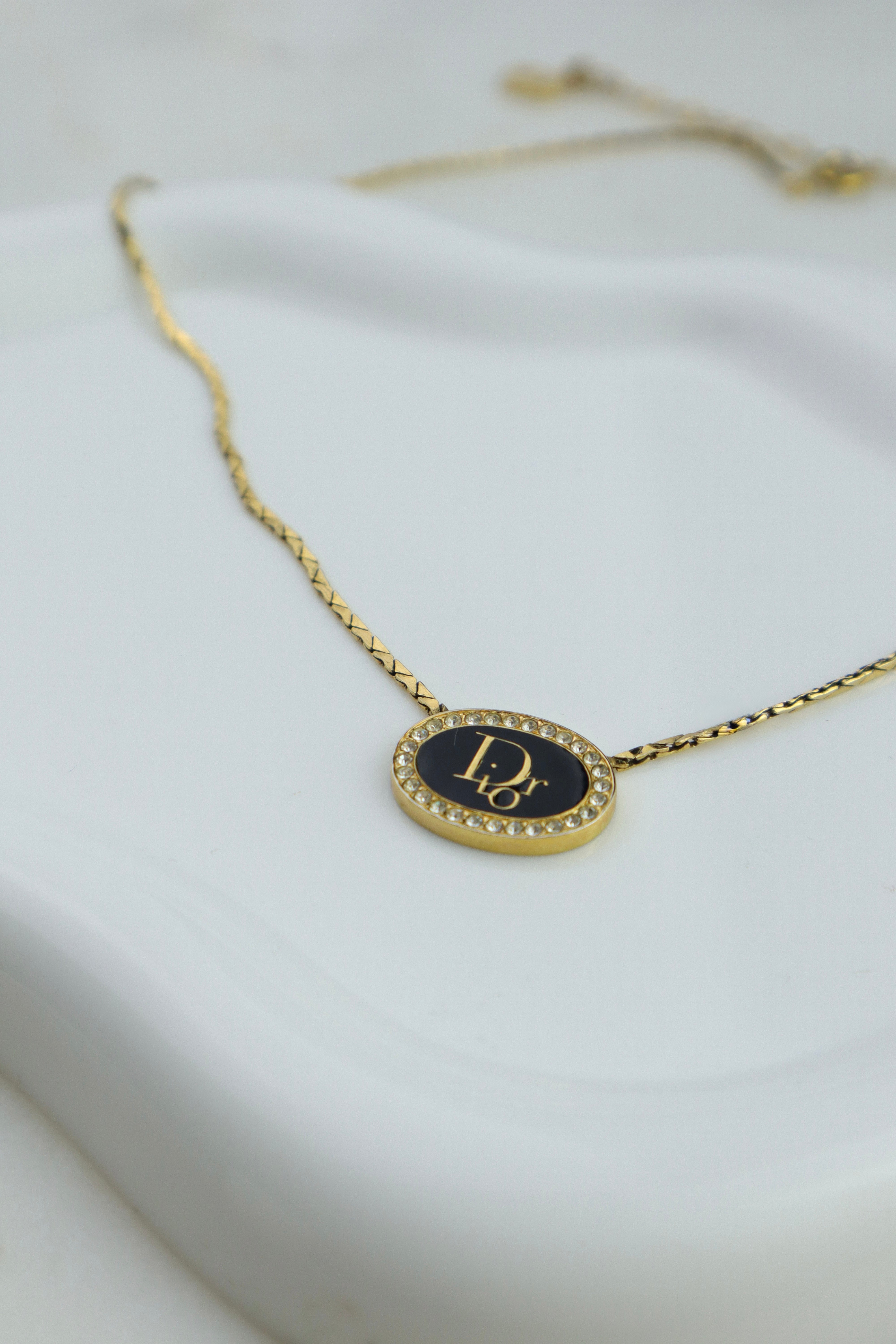 Christian Dior - naszyjnik vintage z medalionem