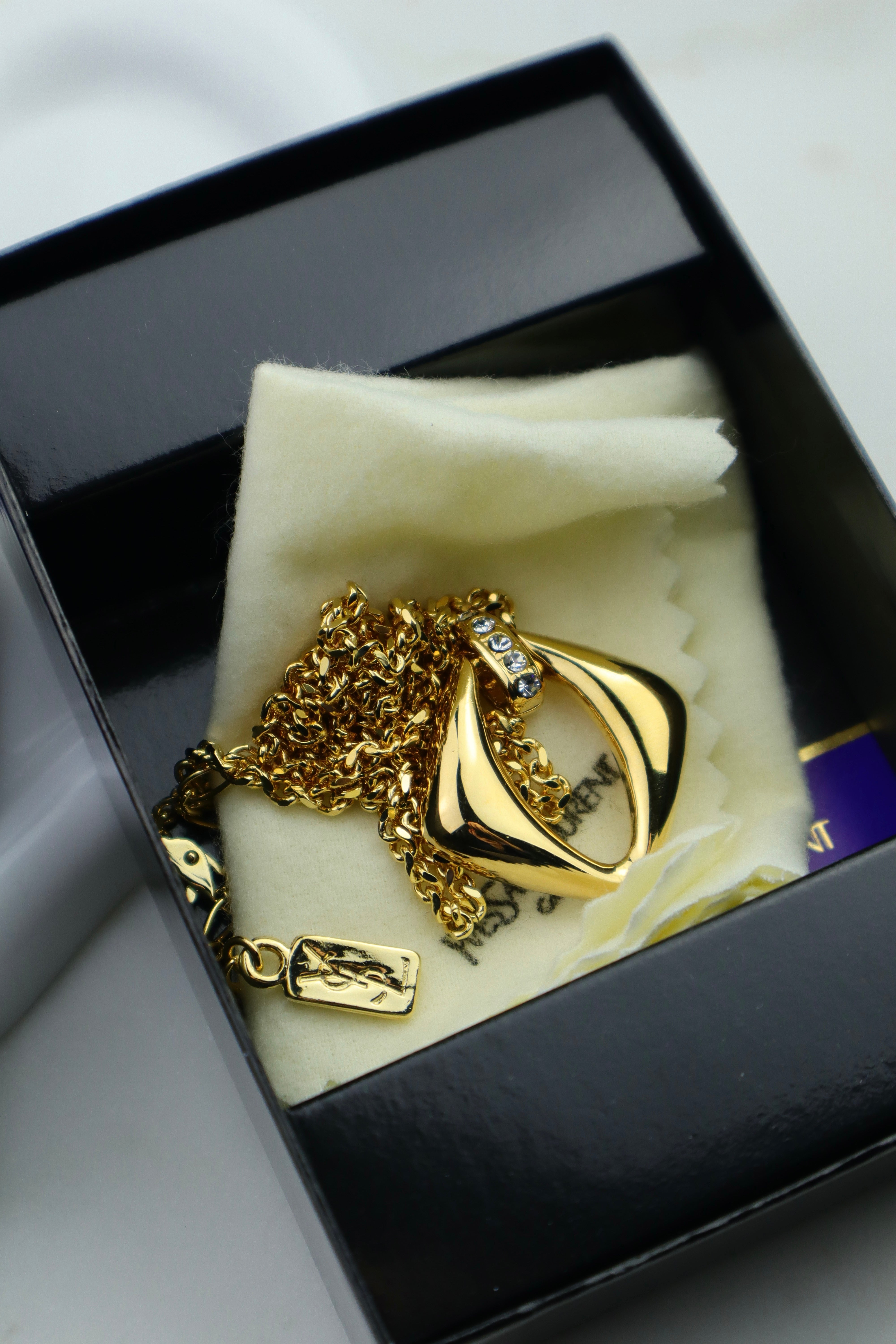 Yves Saint Laurent – naszyjnik z geometryczną zawieszką, lata 90