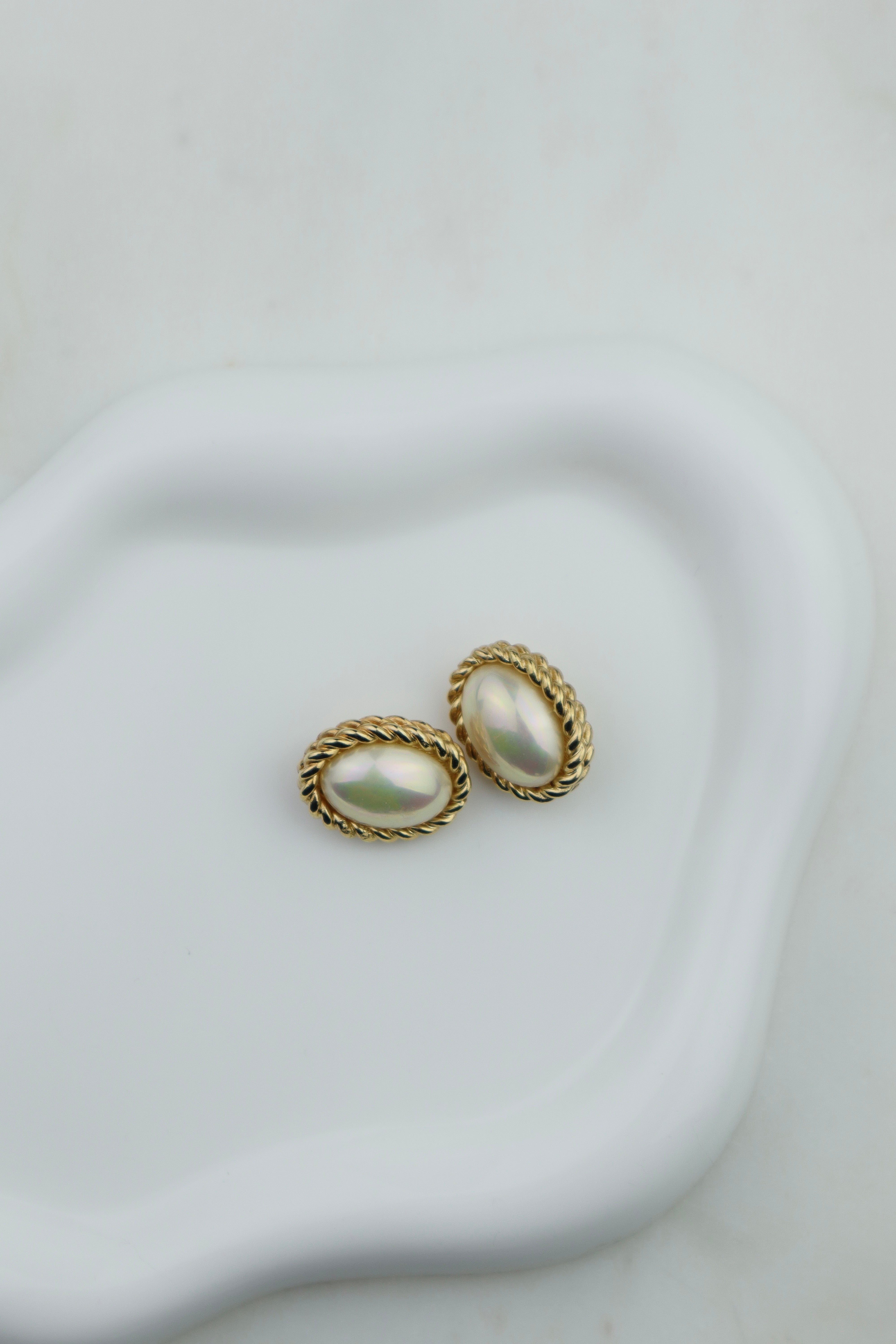 Christian Dior - owalne klipsy rope z perłą