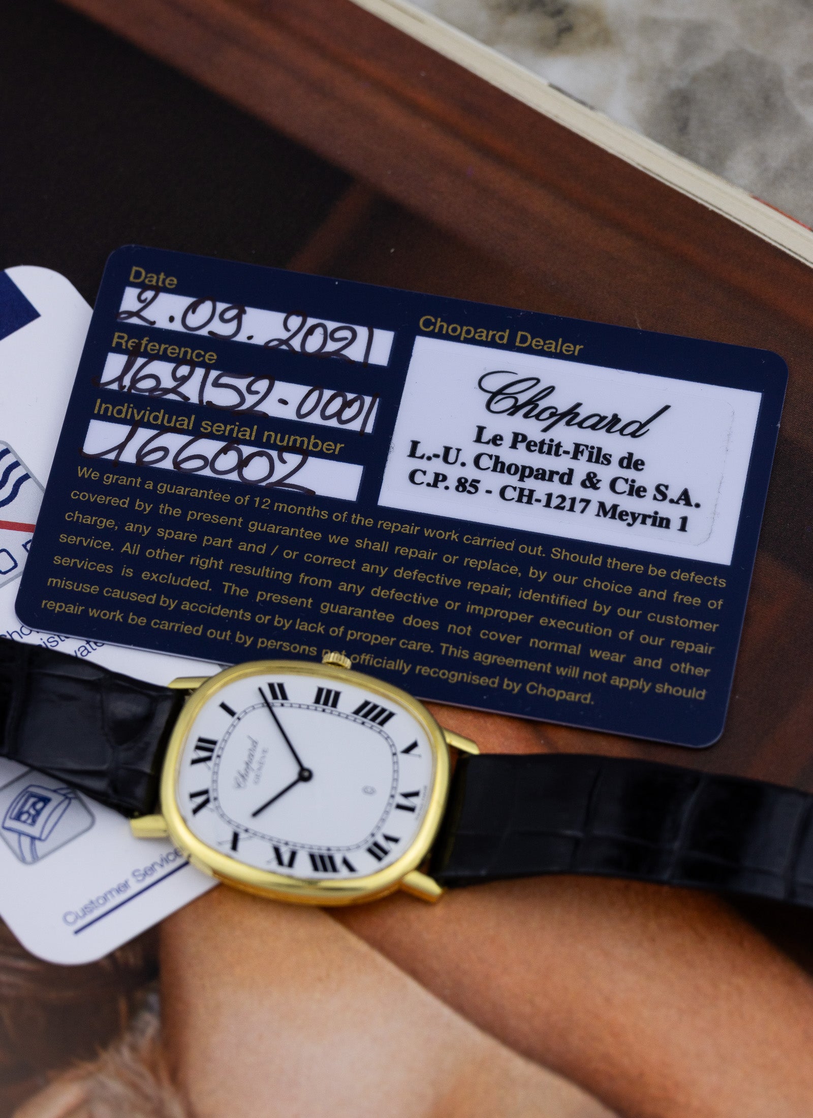 1980s 18K Chopard Ellipse Roman Dial 162152-0001 Service Card