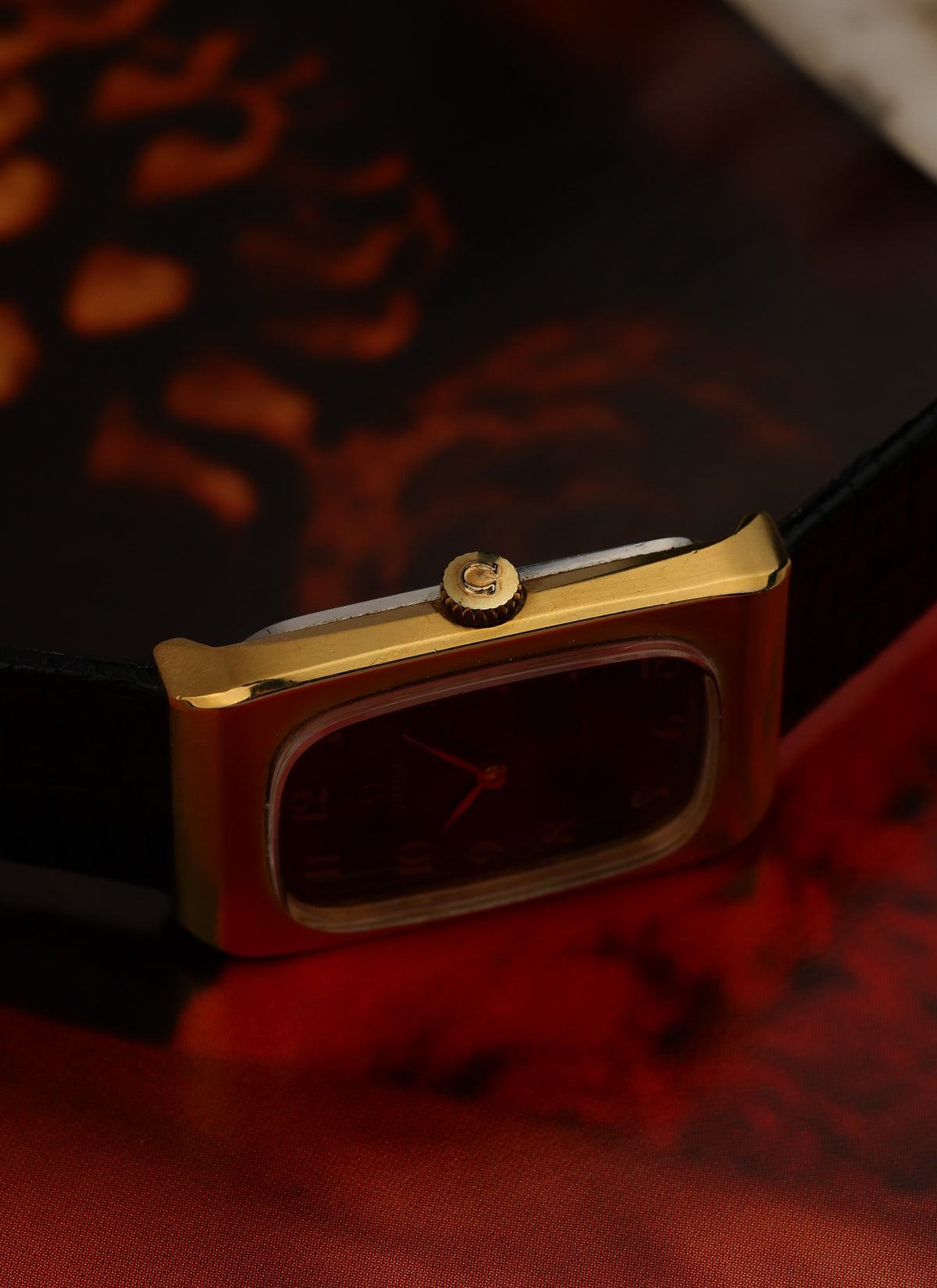 1973 Omega Geneve Burgundy Holo Dial 511.0469 cal. 625