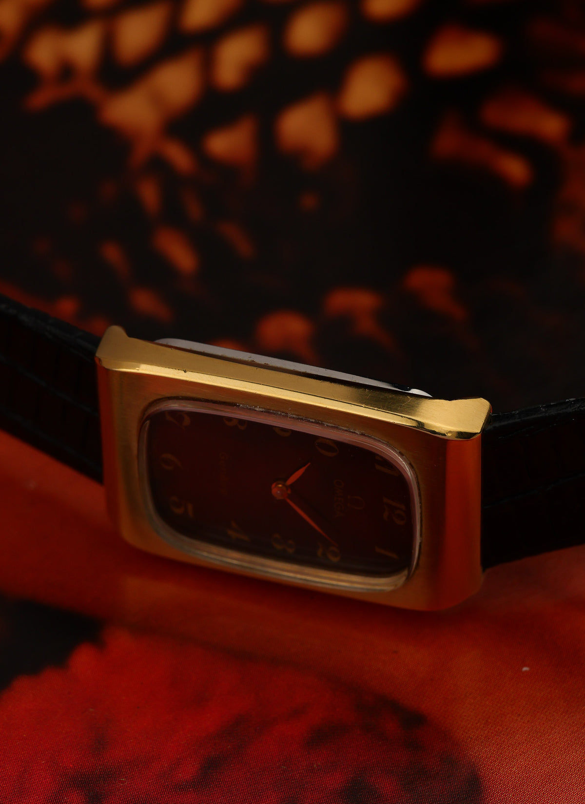 1973 Omega Geneve Burgundy Holo Dial 511.0469 cal. 625