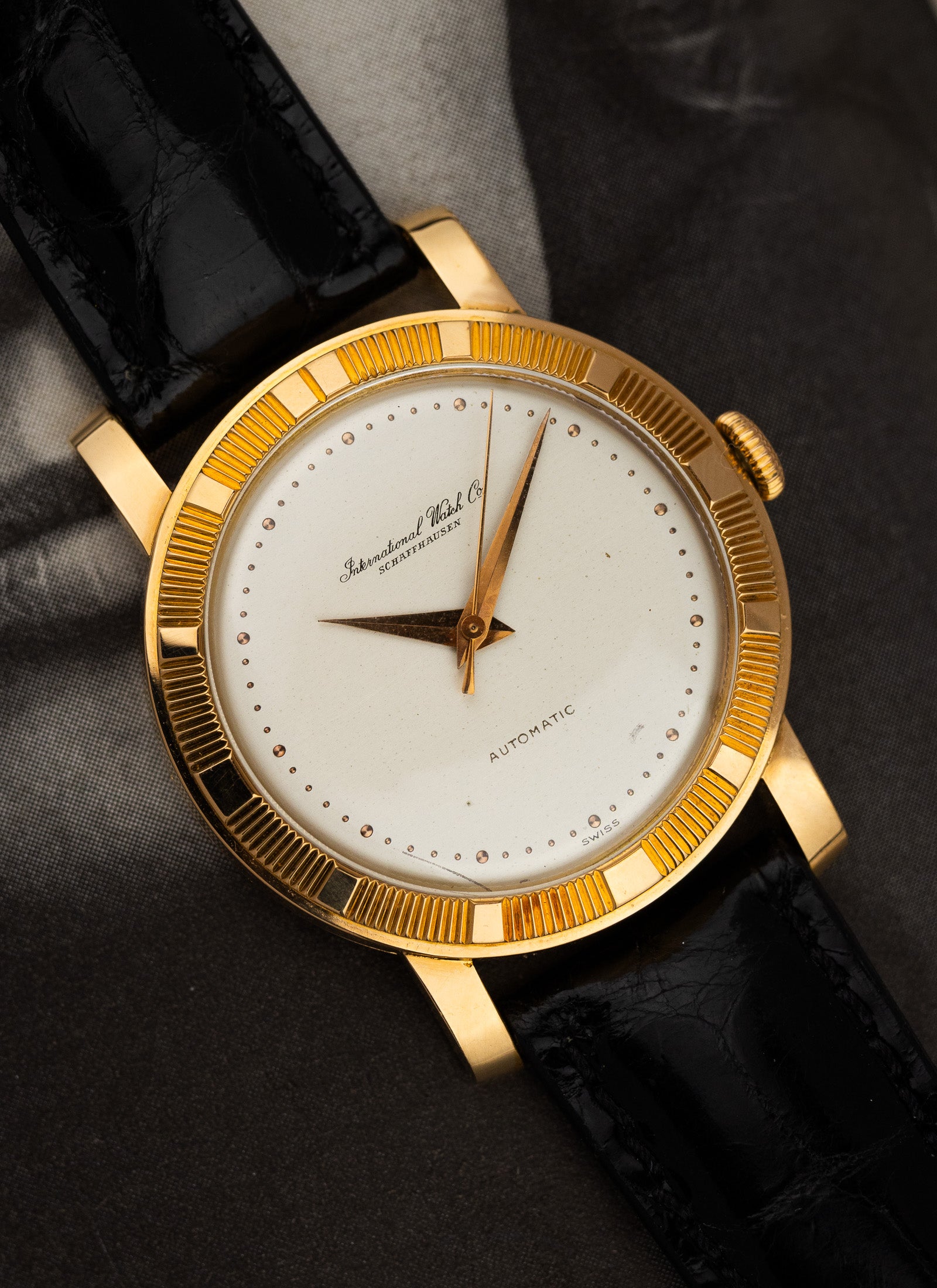 1960s 18K IWC Schaffhausen Engine Turned Bezel cal. 852