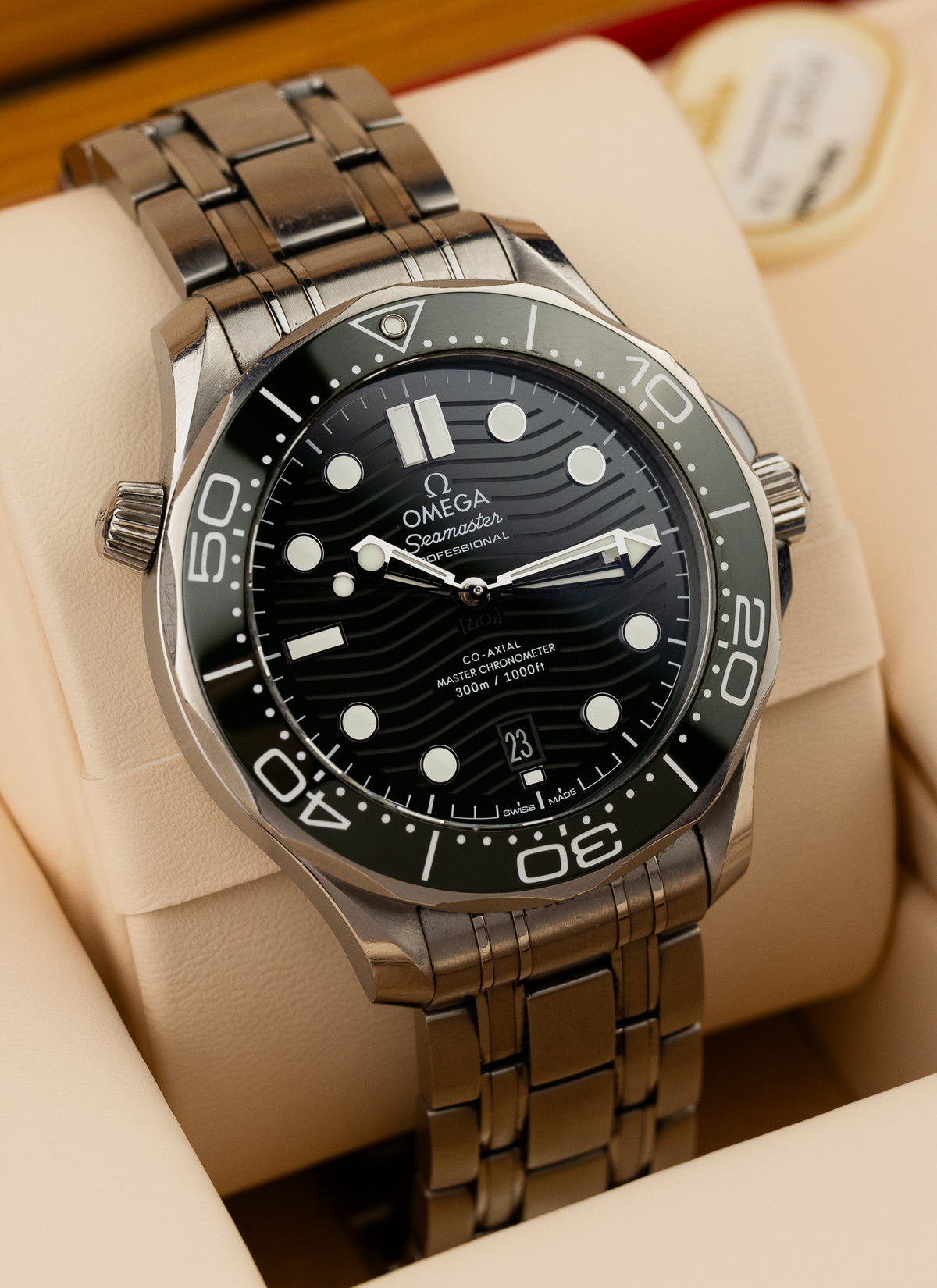 2023 Omega Seamaster 300M Green 210.30.42.20.10.001 Full Set