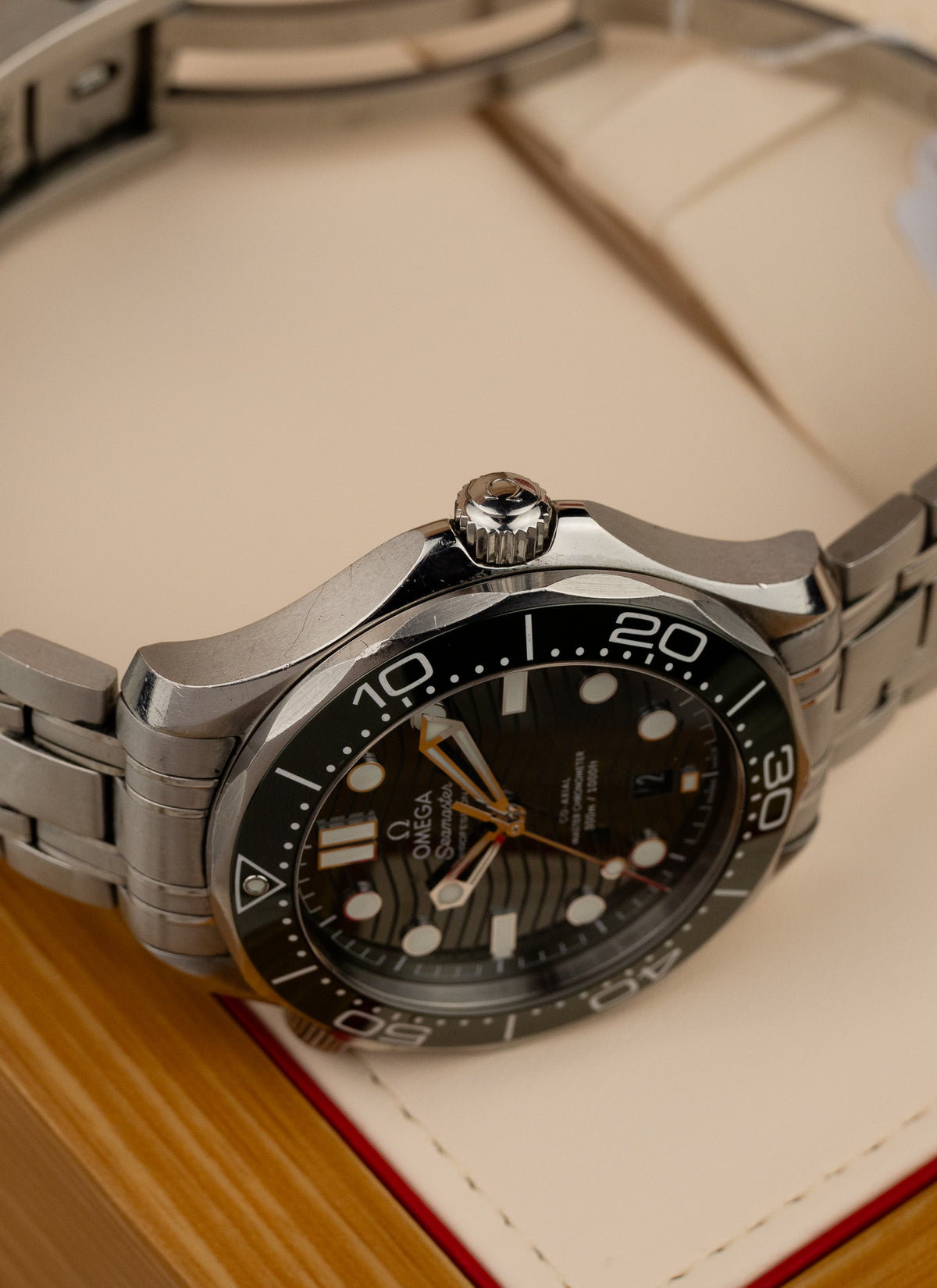 2023 Omega Seamaster 300M Green 210.30.42.20.10.001 Full Set