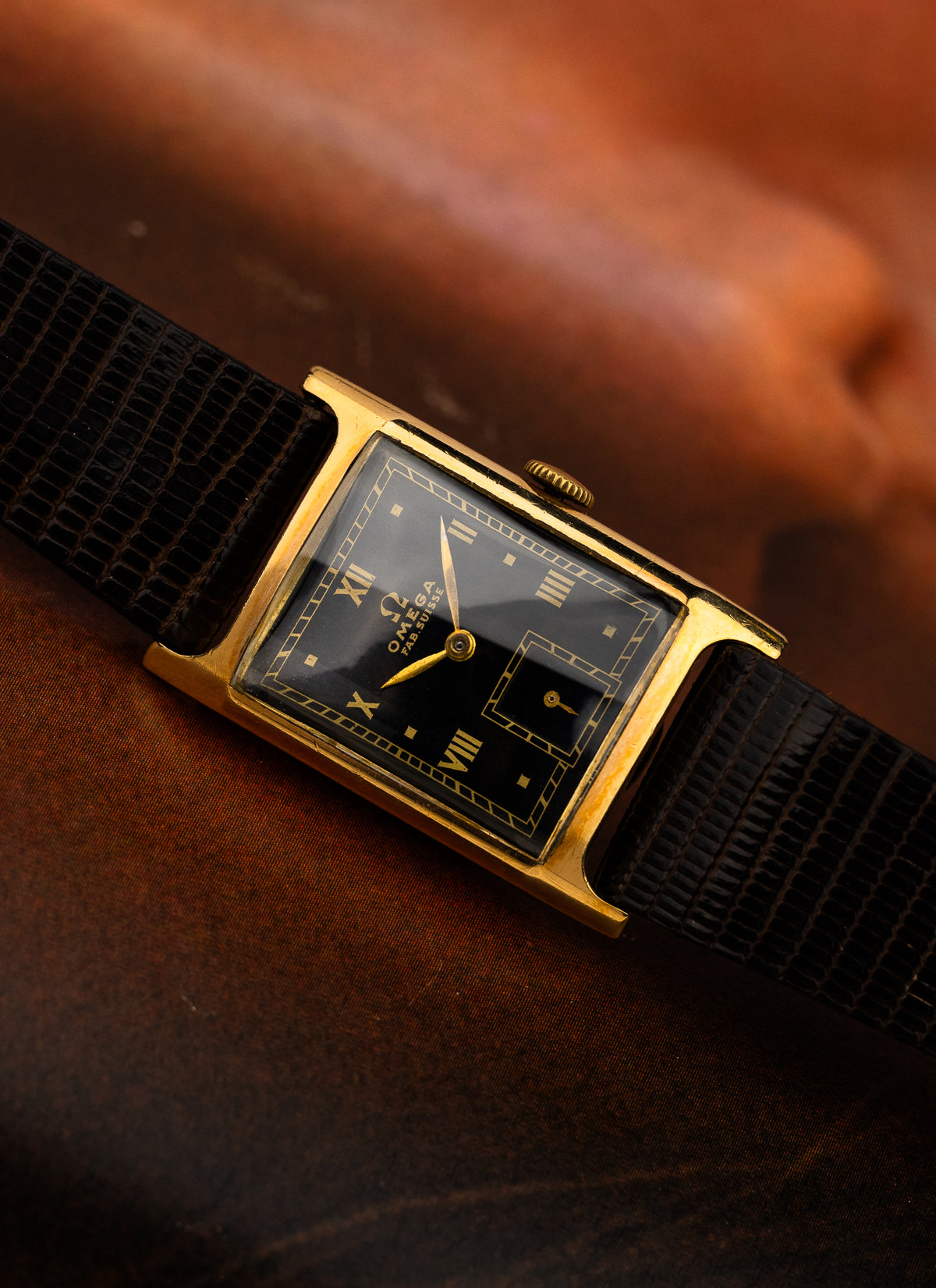 1944 18K Omega Tank Art Déco Fab. Suisse