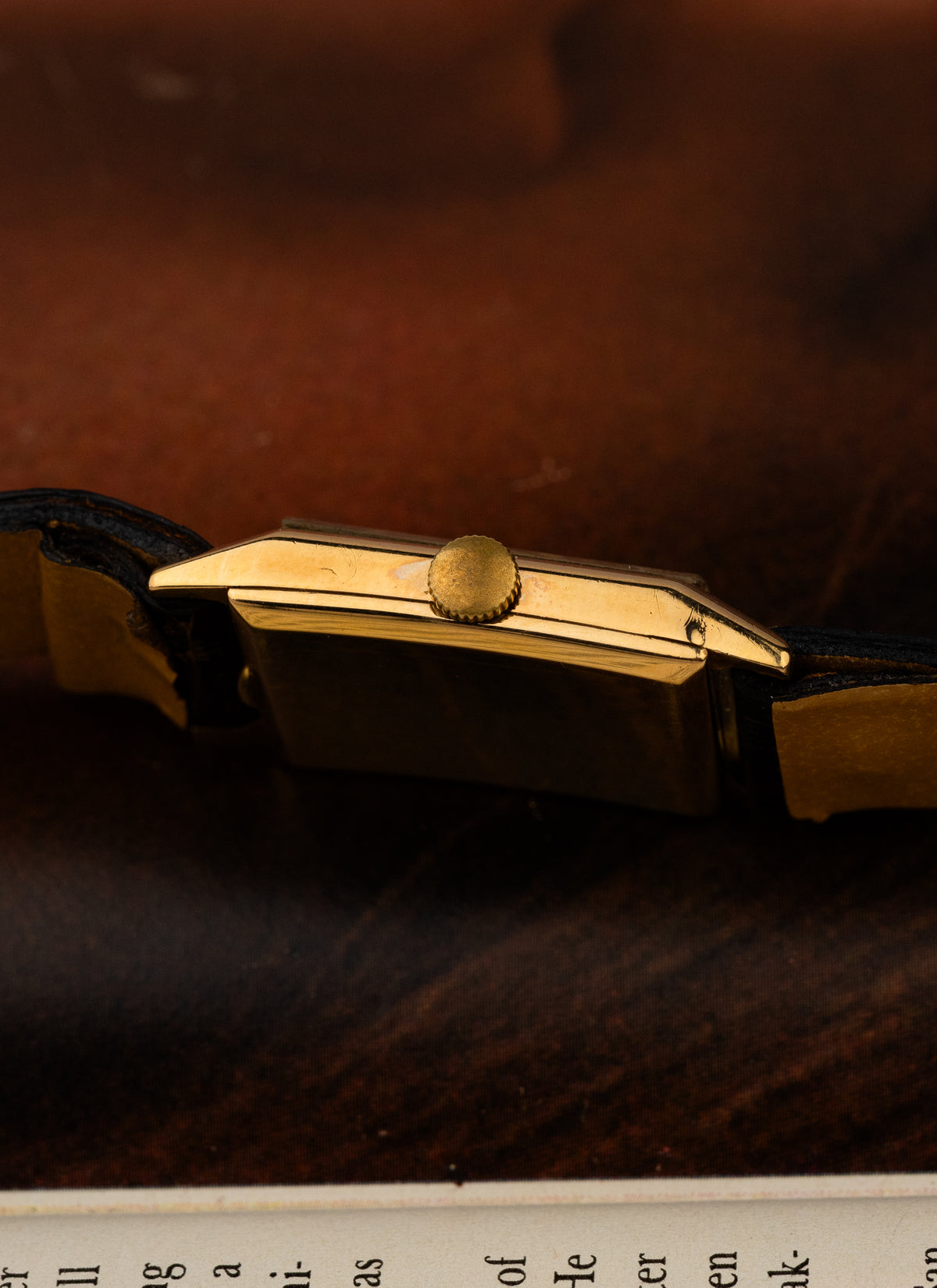 1944 18K Omega Tank Art Déco Fab. Suisse