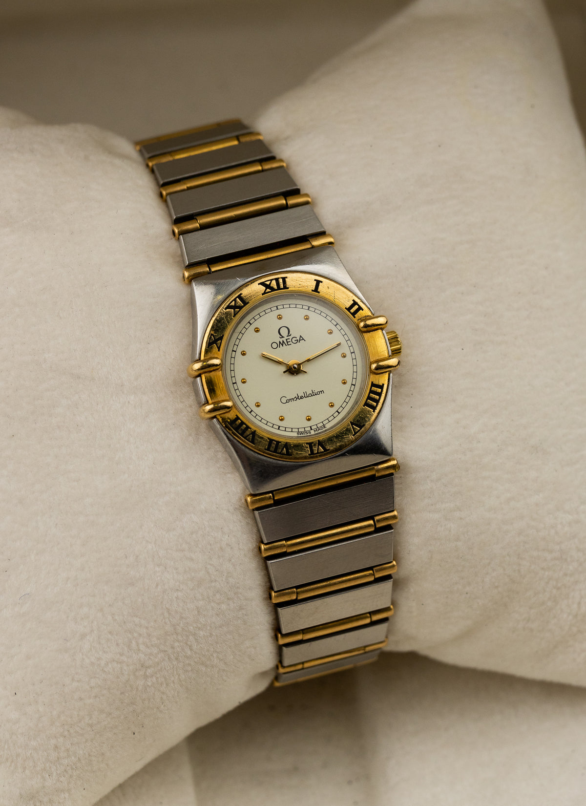1980s Lady Omega Constellation Manhattan Bicolor Full Bar 795.1080 Box