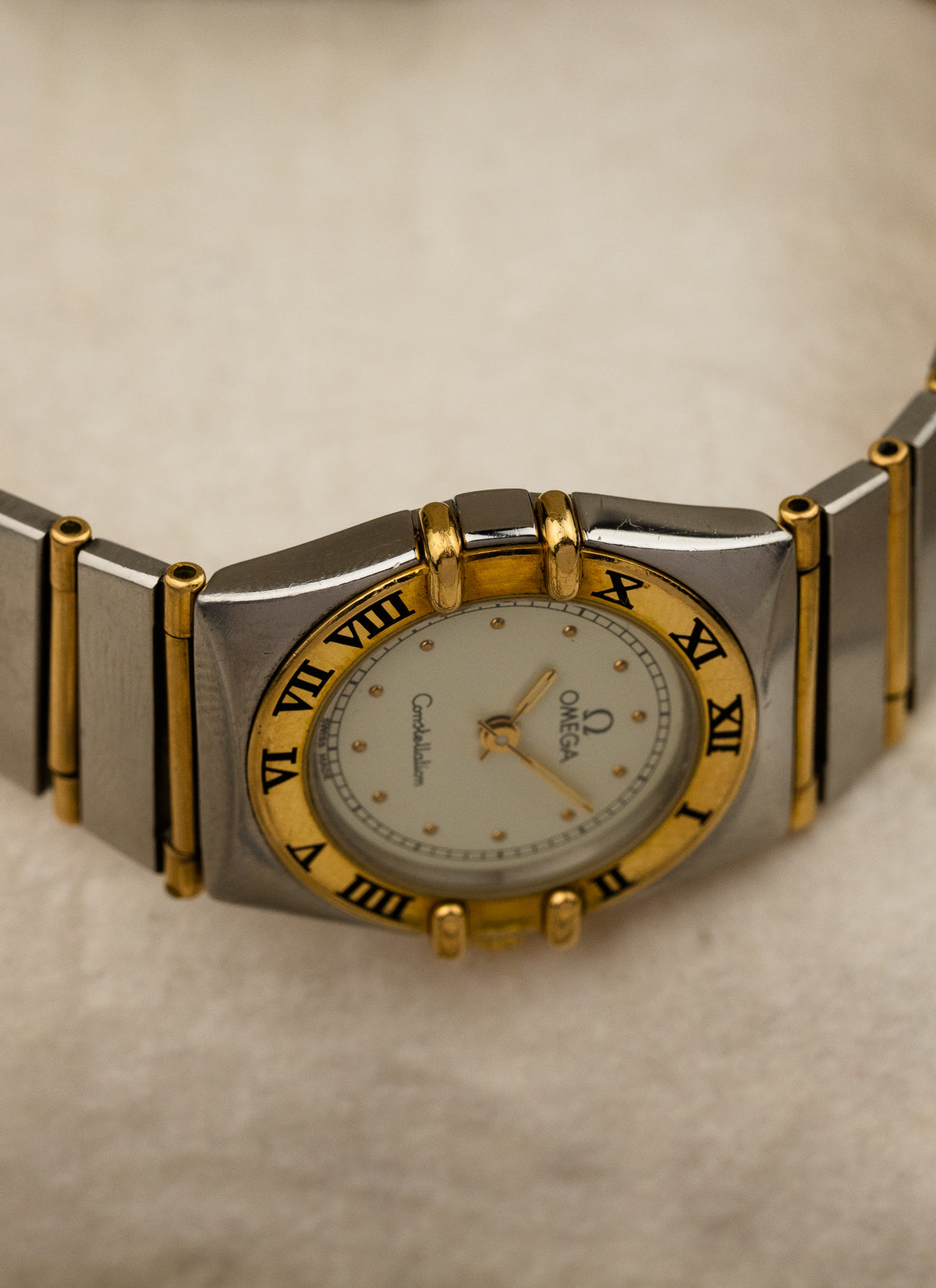 1980s Lady Omega Constellation Manhattan Bicolor Full Bar 795.1080 Box