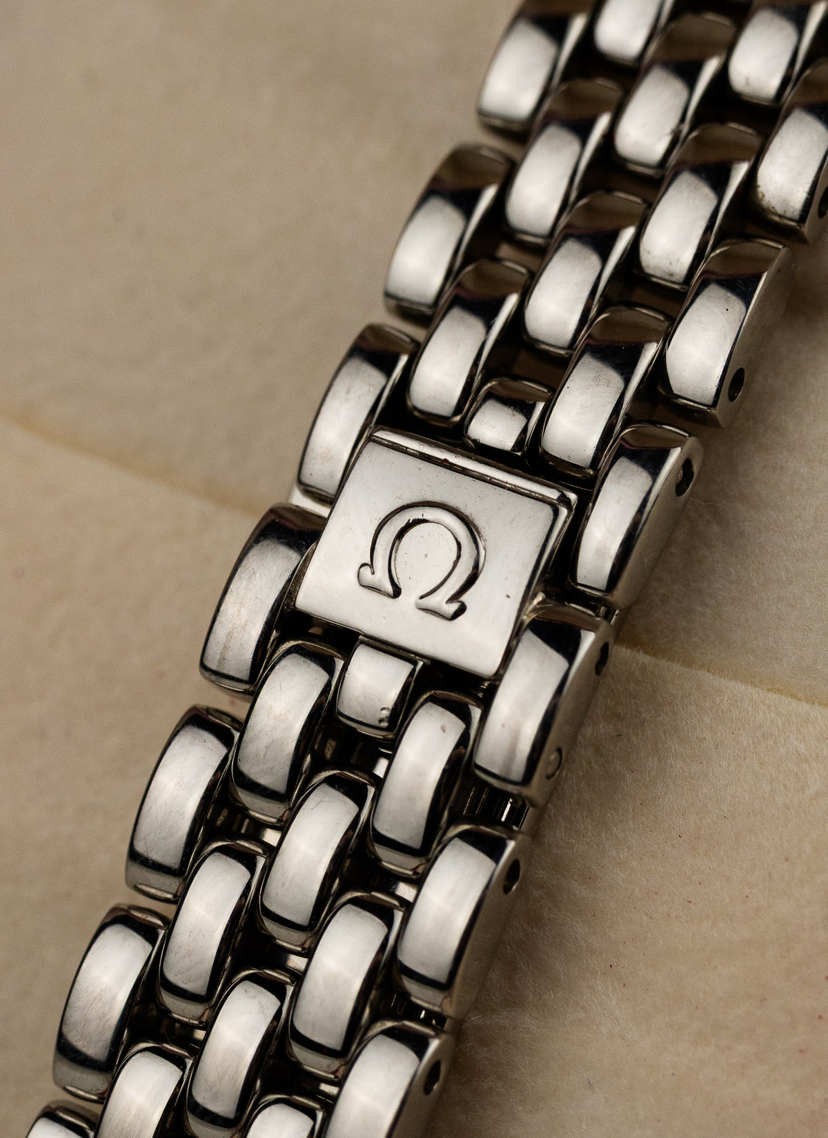 1993 Lady Omega De Ville Bracelet 795.1111 cal. 1470 Box