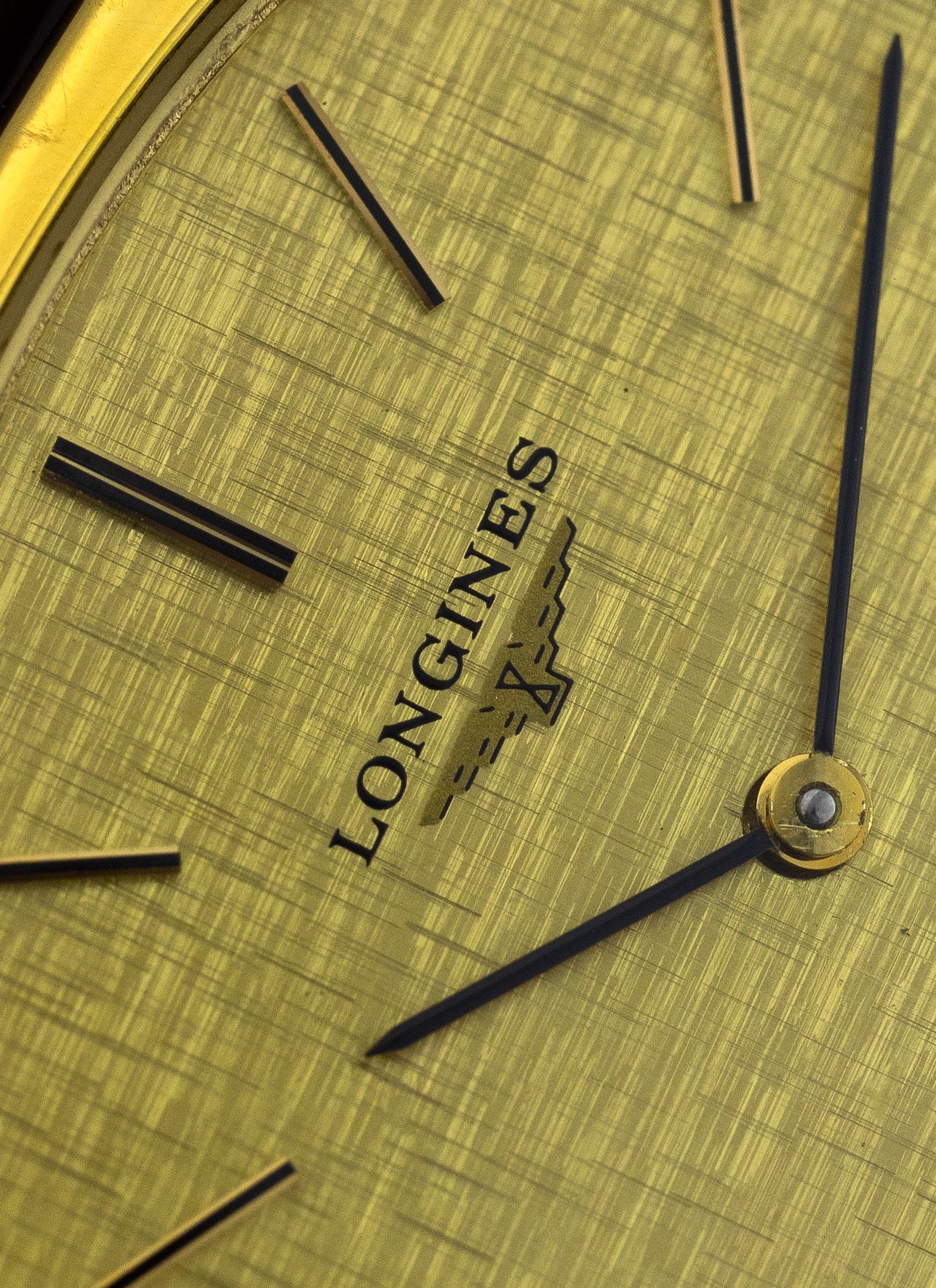 1977 Longines Gold Linen Dial 6190.832 cal. 528 Serviced