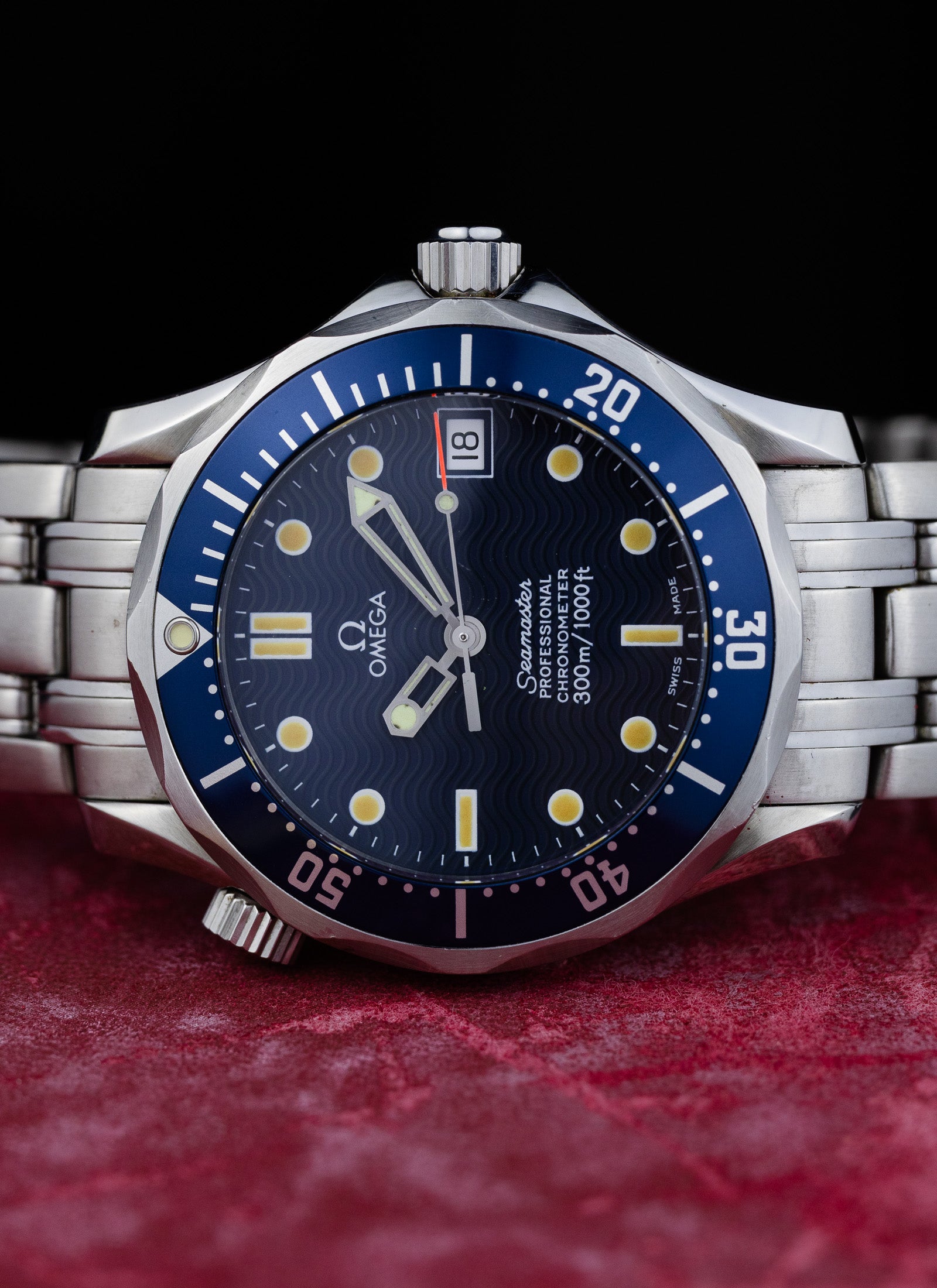 1999 Omega Seamaster Professional 300m Mid Size 2551.80.00 cal. 1120 Full Set
