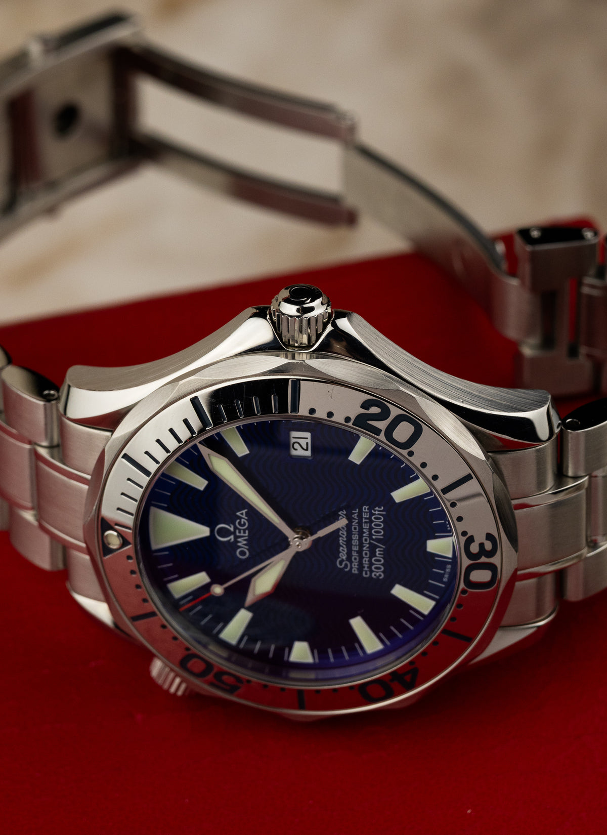2007 Omega Seamaster 300M Electric Blue 2255.80.00 cal. 1120 Full Set