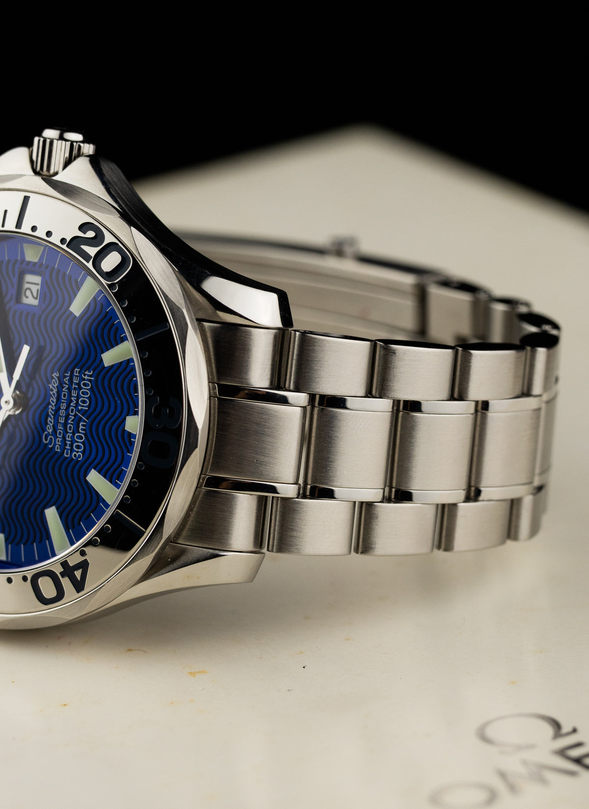 2007 Omega Seamaster 300M Electric Blue 2255.80.00 cal. 1120 Full Set