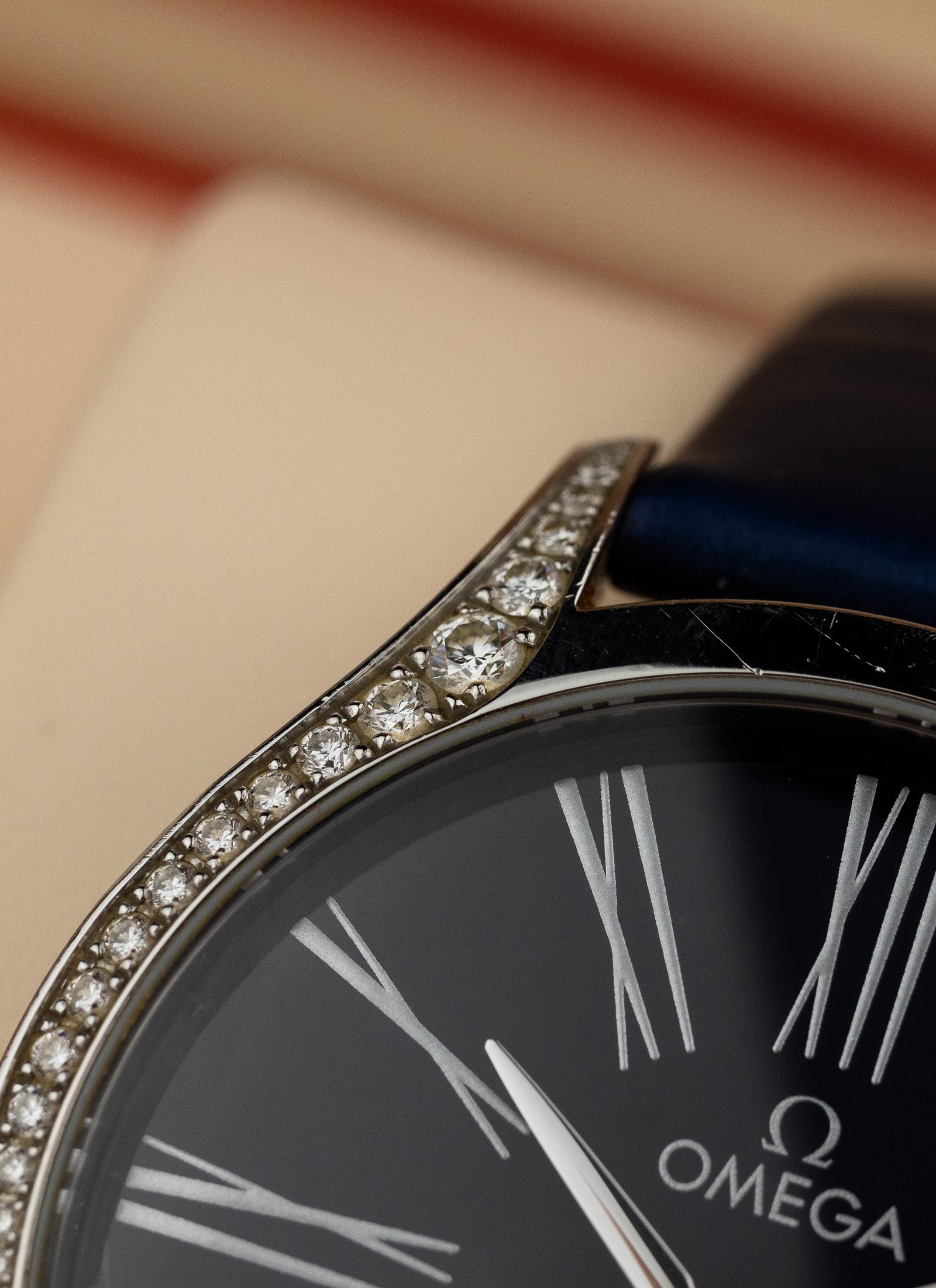 2019 Lady Omega De Ville Trésor Diamonds 428.18.36.60.03.001 cal. 4061 Full Set