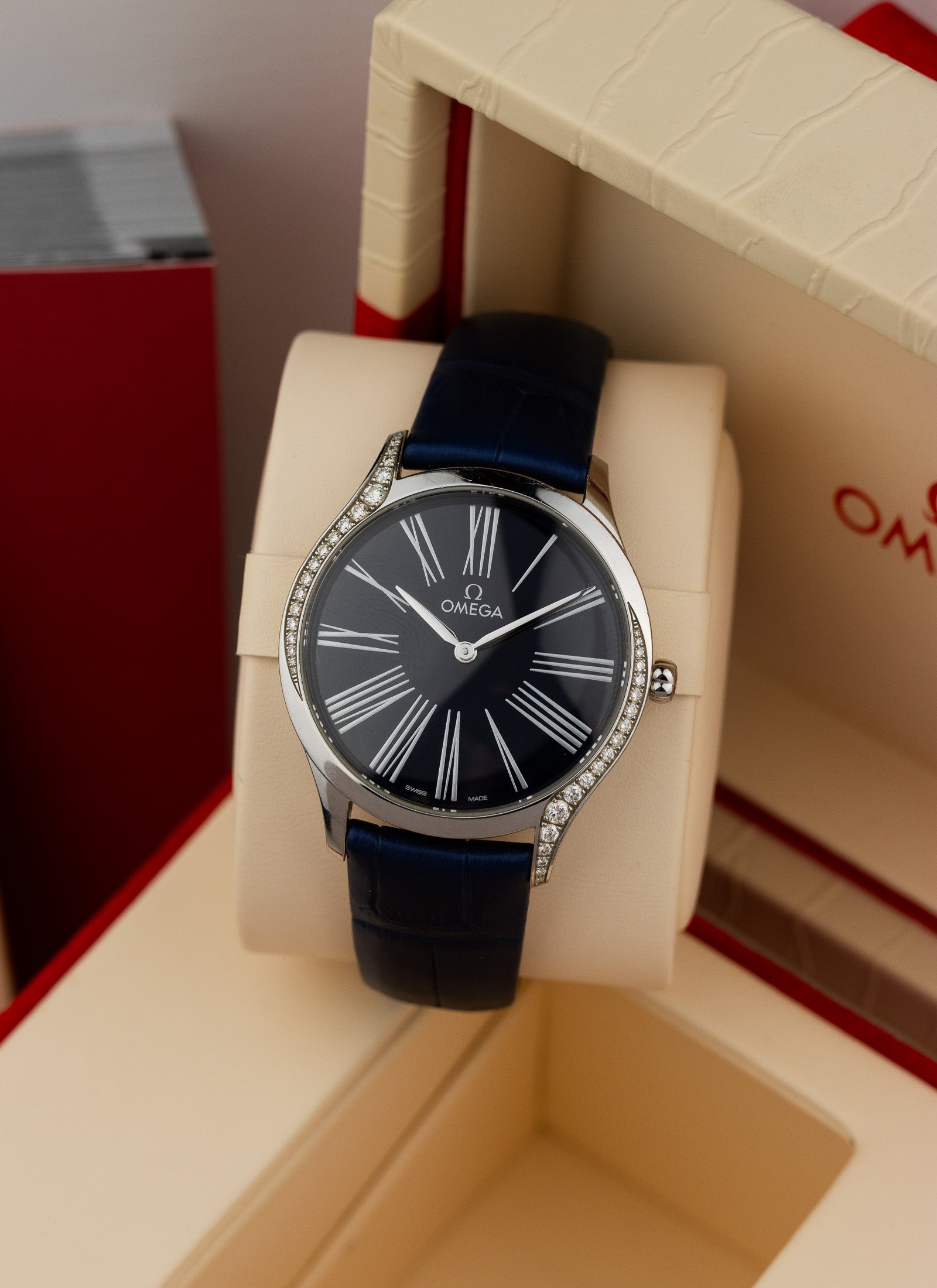 2019 Lady Omega De Ville Trésor Diamonds 428.18.36.60.03.001 cal. 4061 Full Set