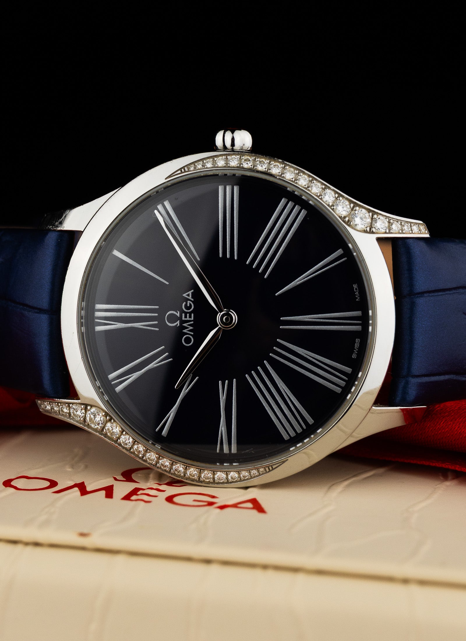 2019 Lady Omega De Ville Trésor Diamonds 428.18.36.60.03.001 cal. 4061 Full Set