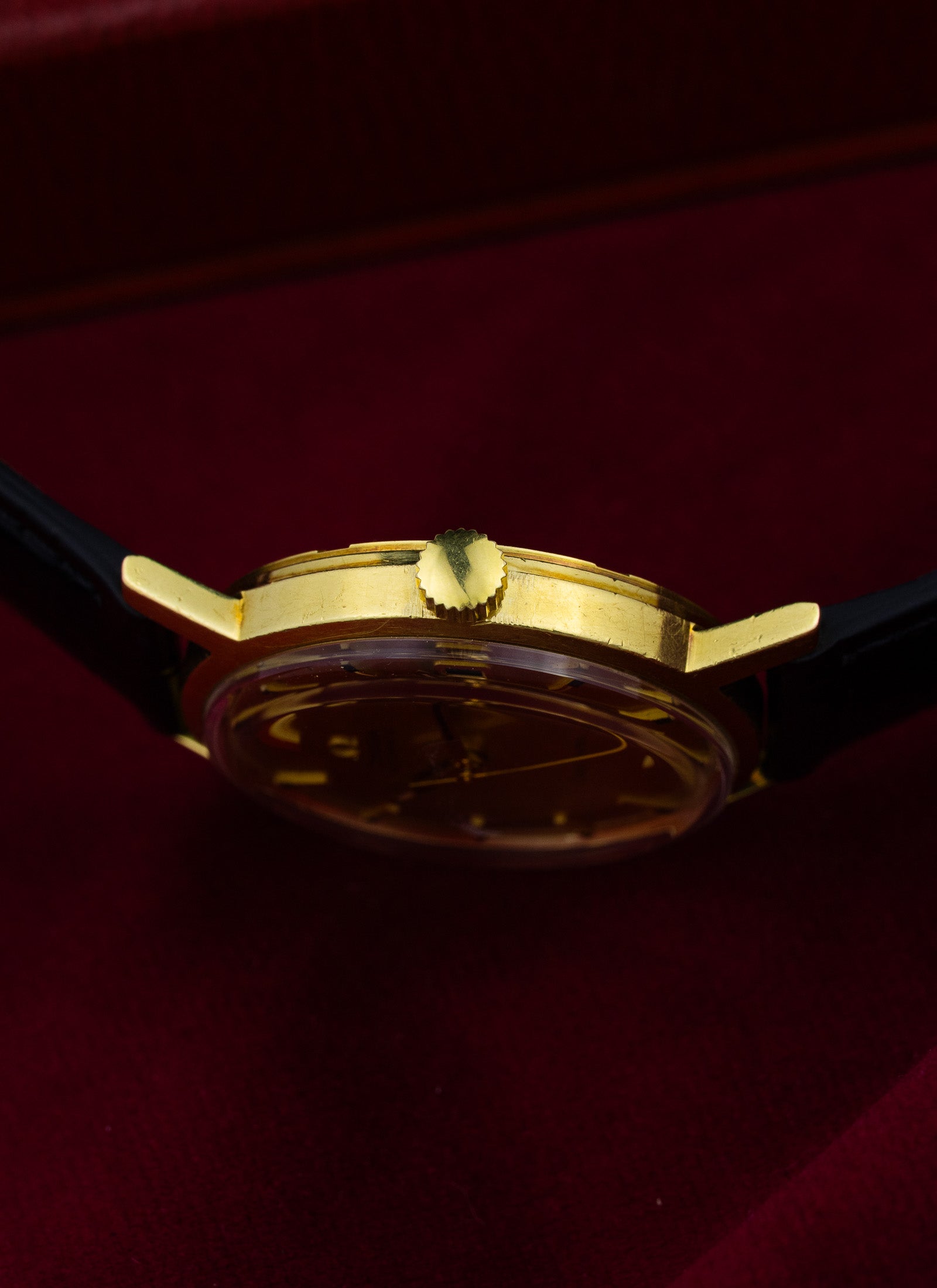 1969 18K Omega Geneve Shantung Dial 166.070 cal. 565 Serviced Box
