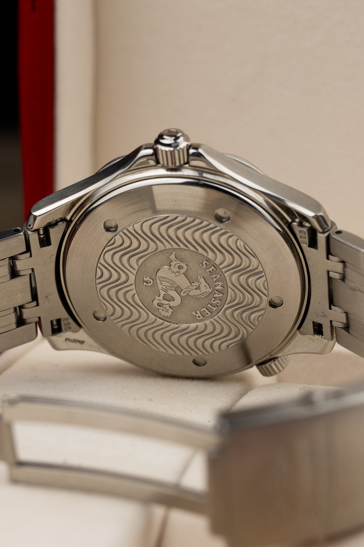 1999 Omega Seamaster 300m 2531.80 cal. 1120 James Bond Box and Papers