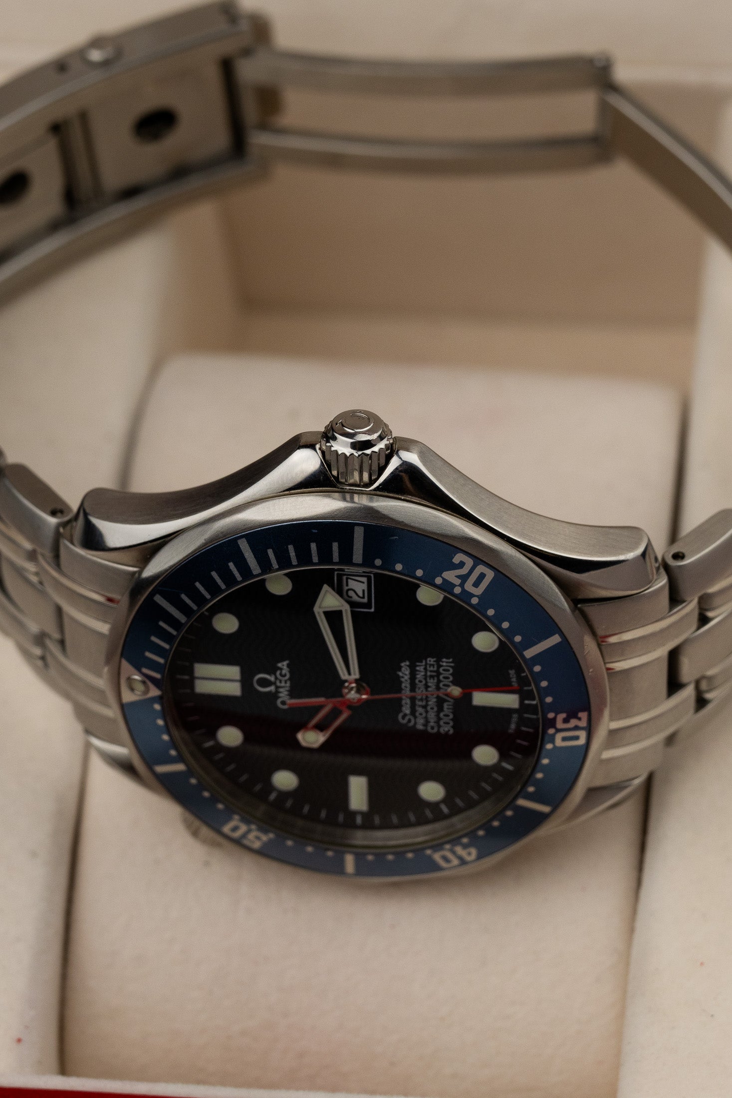 1999 Omega Seamaster 300m 2531.80 cal. 1120 James Bond Box and Papers