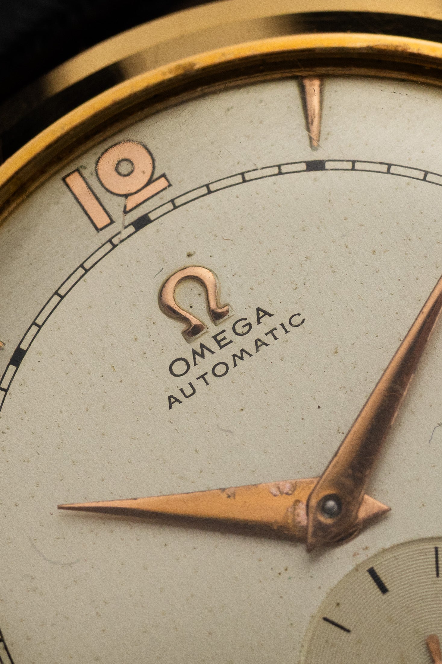1948 18K Omega Trésor Sub Second Bumper cal. 332 Serviced