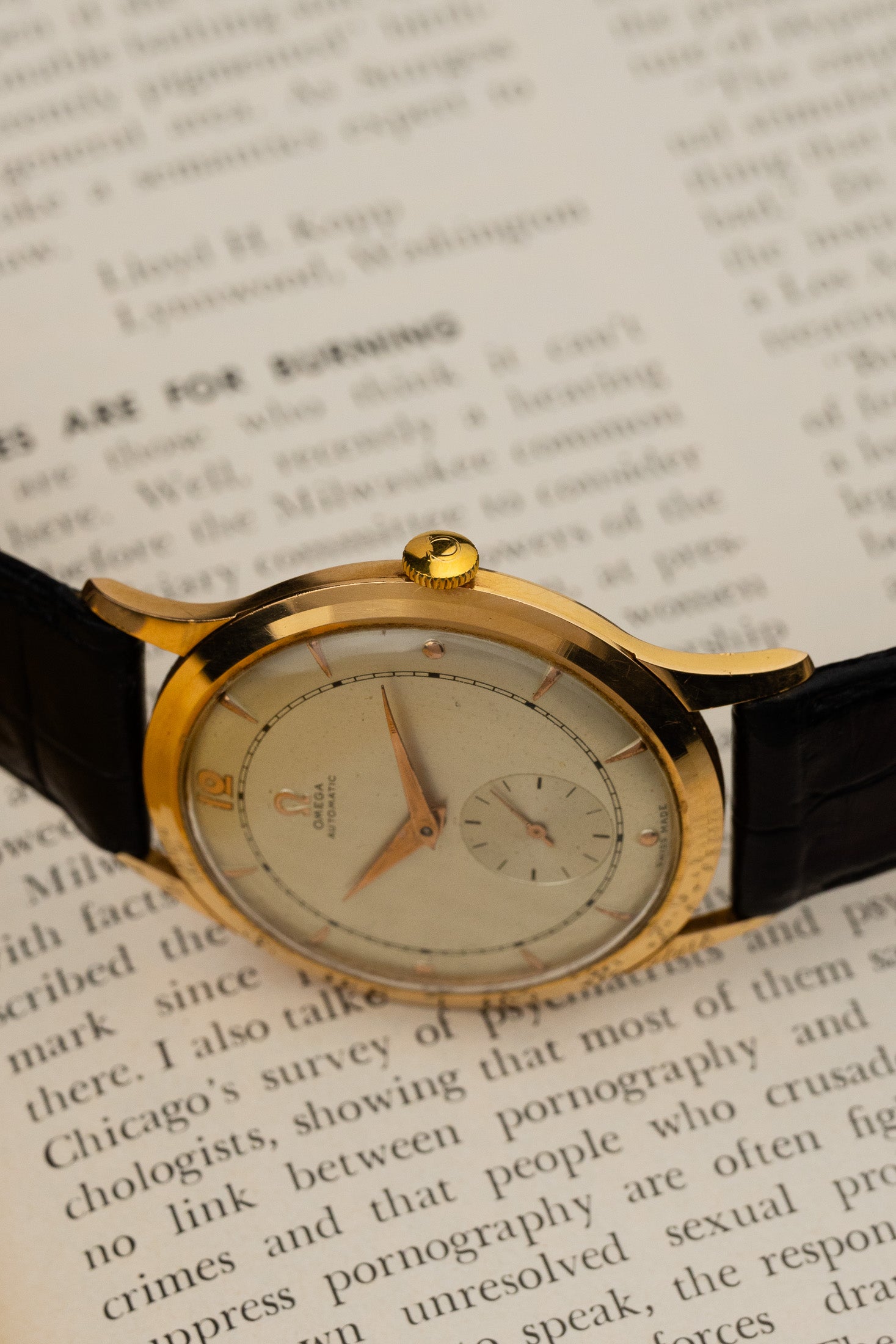 1948 18K Omega Trésor Sub Second Bumper cal. 332 Serviced