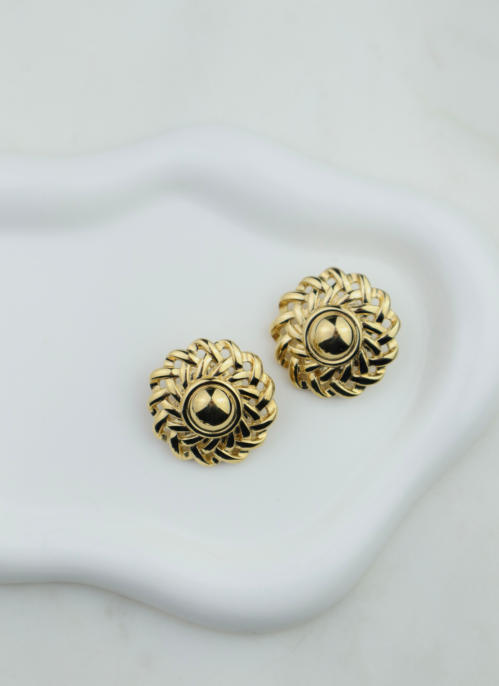 Givenchy - pozłacane klipsy vintage „Królewska Rozeta”