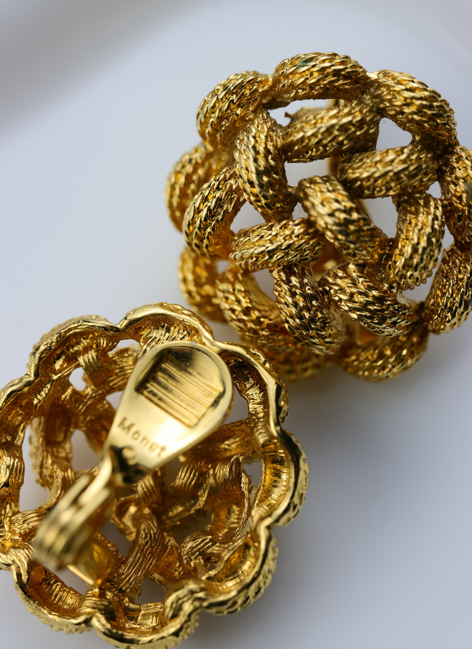 Monet - klipsy vintage plecionka