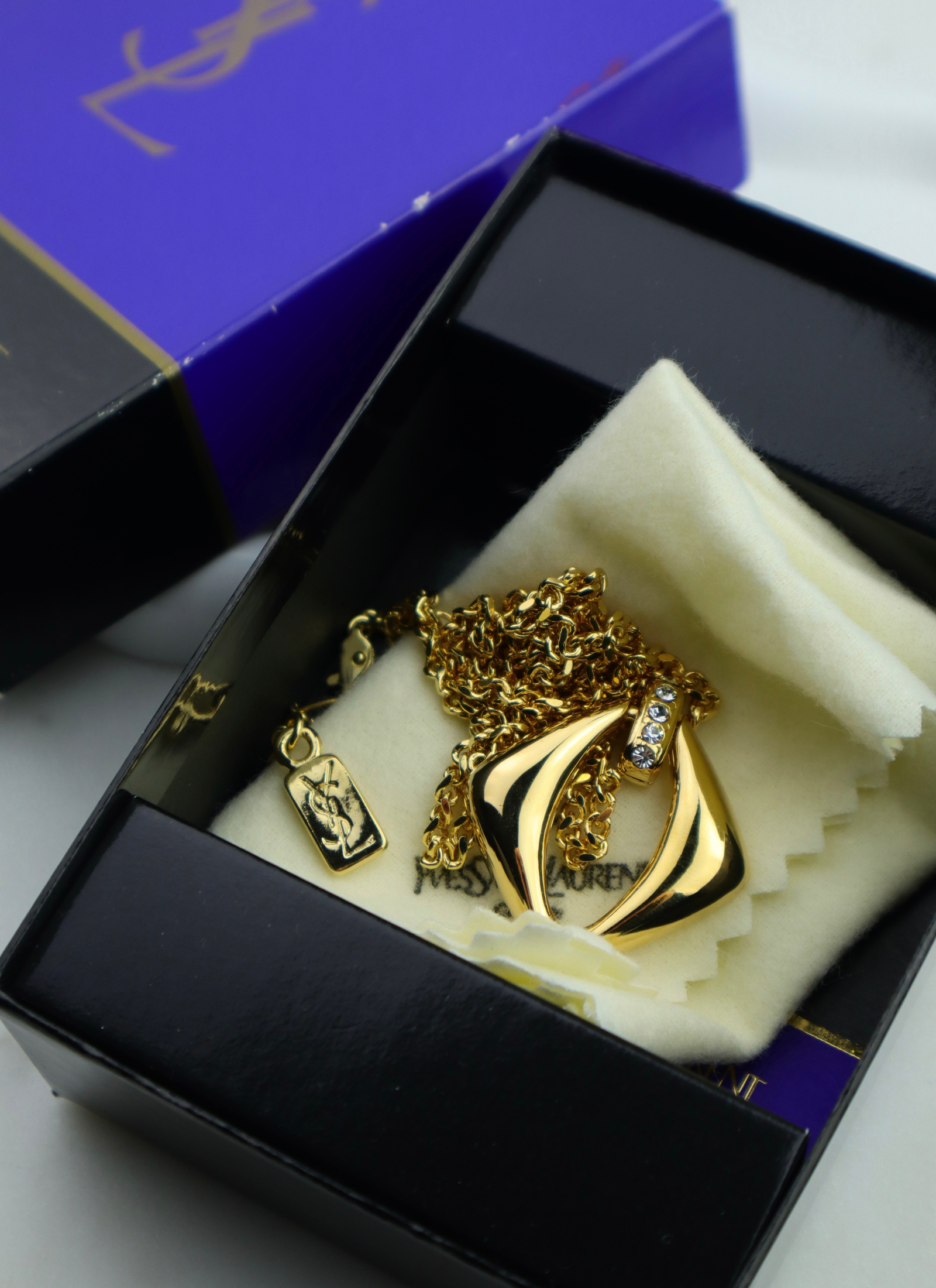 Yves Saint Laurent – naszyjnik z geometryczną zawieszką, lata 90